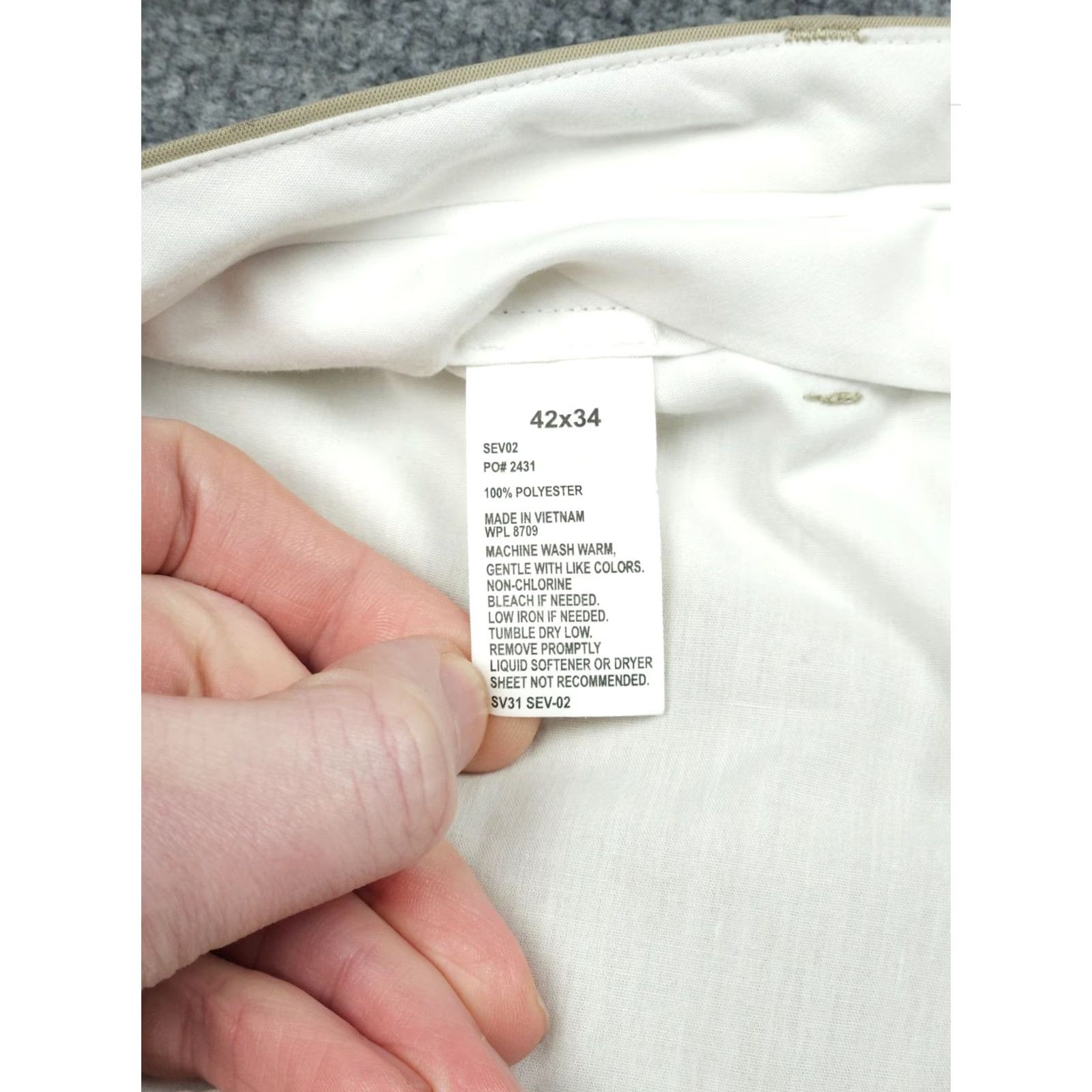 Vintage ScotteVest Pants Mens 41 x 34 Beige Chino Travel 100% Poly SEV-02 | Regular Straight Pockets Stretch Mens Size 42R - 7 Thumbnail