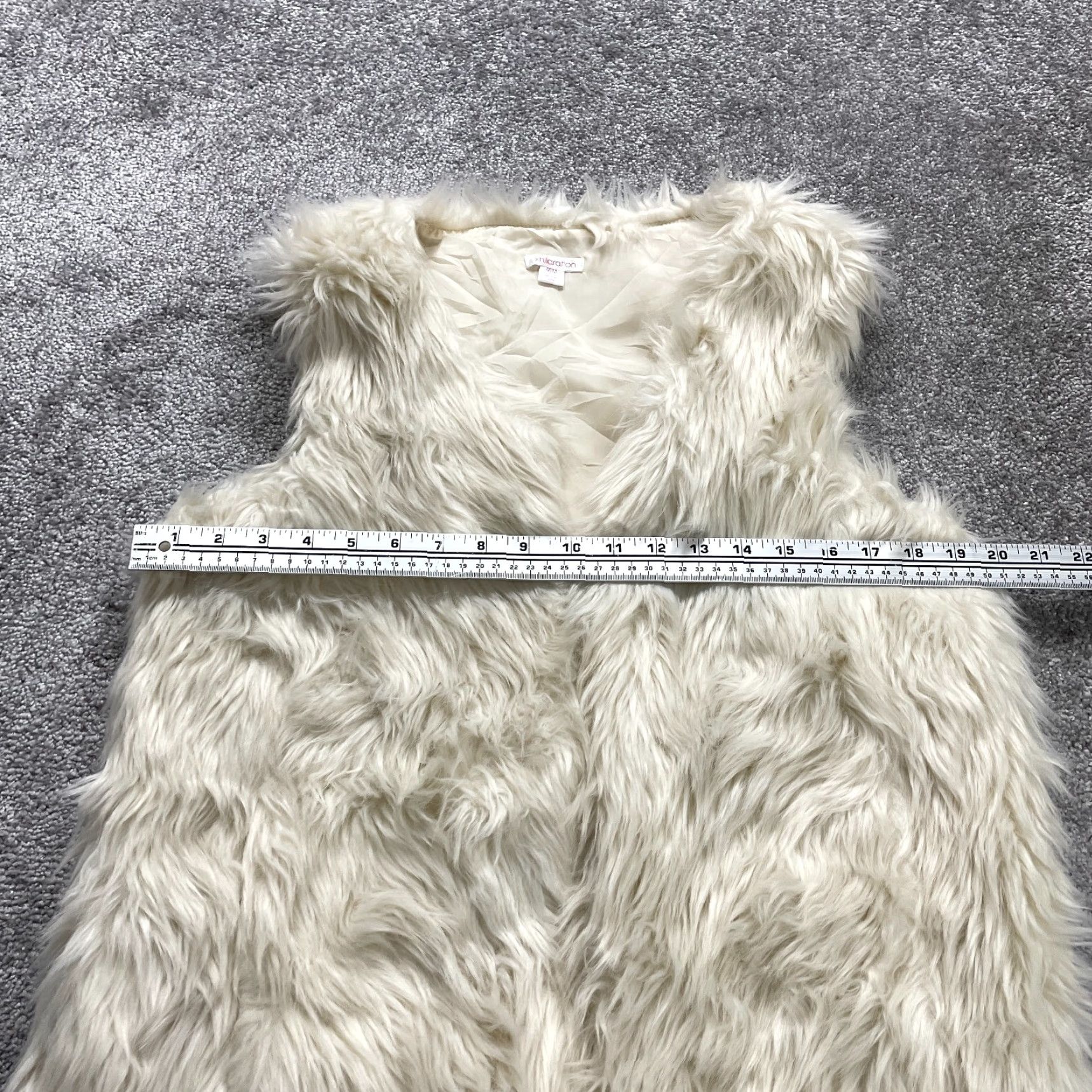 Vintage Xhilaration Vest Womens Medium Beige Lined Sleeveless Open Fur Acrylic Cover Up Size M / US 6-8 / IT 42-44 - 7 Thumbnail