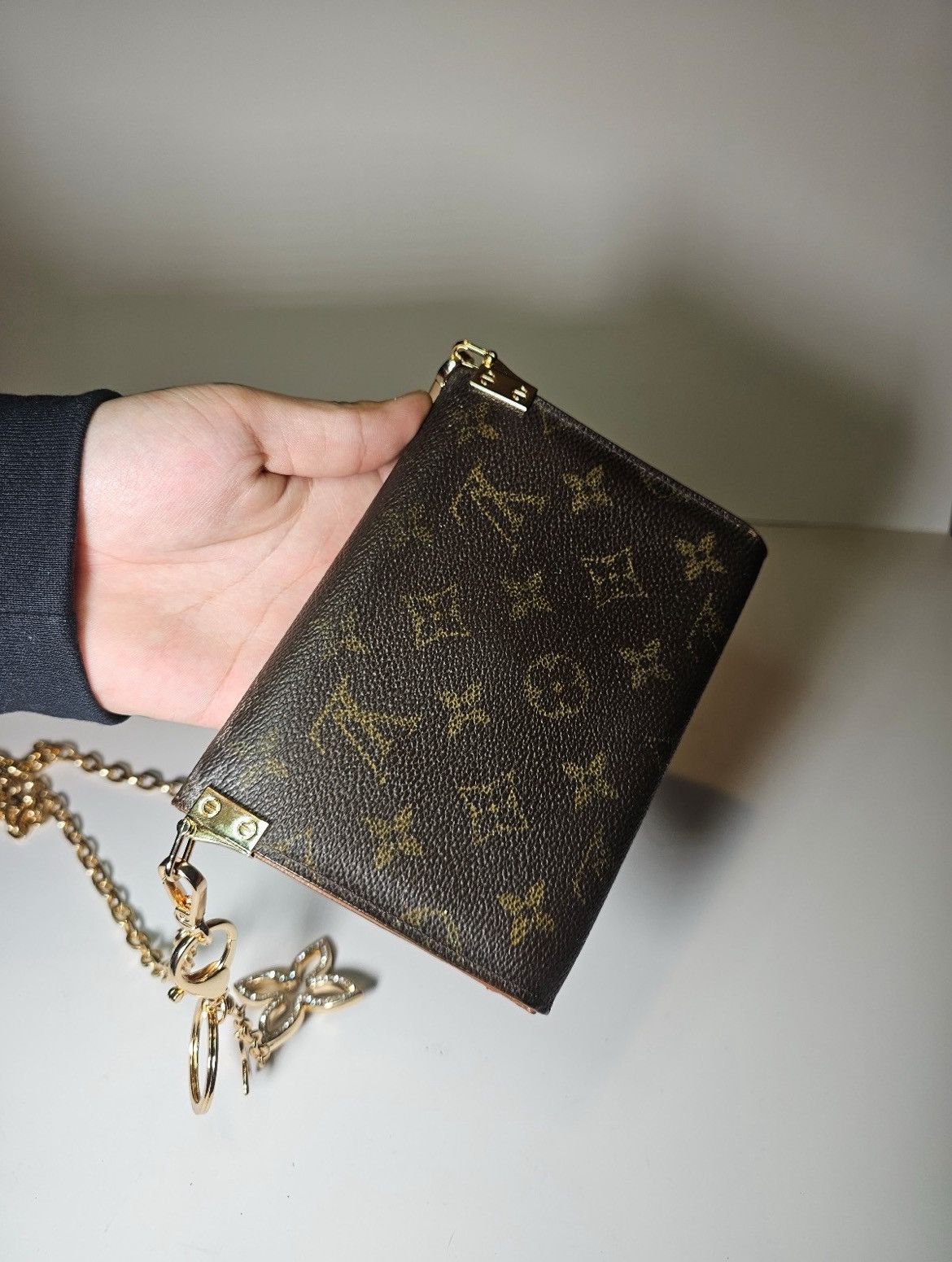 Louis Vuitton Louis vuitton crossbody wallet purse. Lv monogram. Size ONE SIZE - 3 Thumbnail