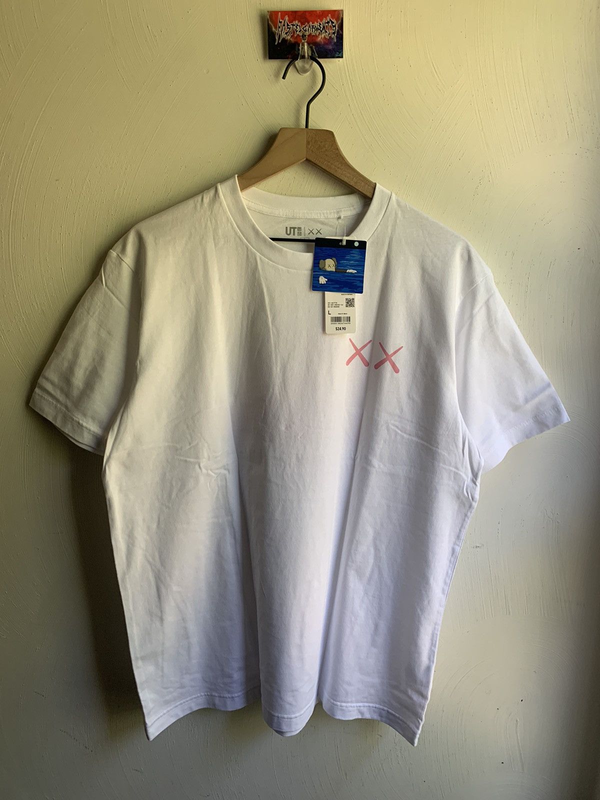 Kaws × Uniqlo Kaws x Uniqlo Time Off Tee White Size US L / EU 52-54 / 3 - 3 Thumbnail