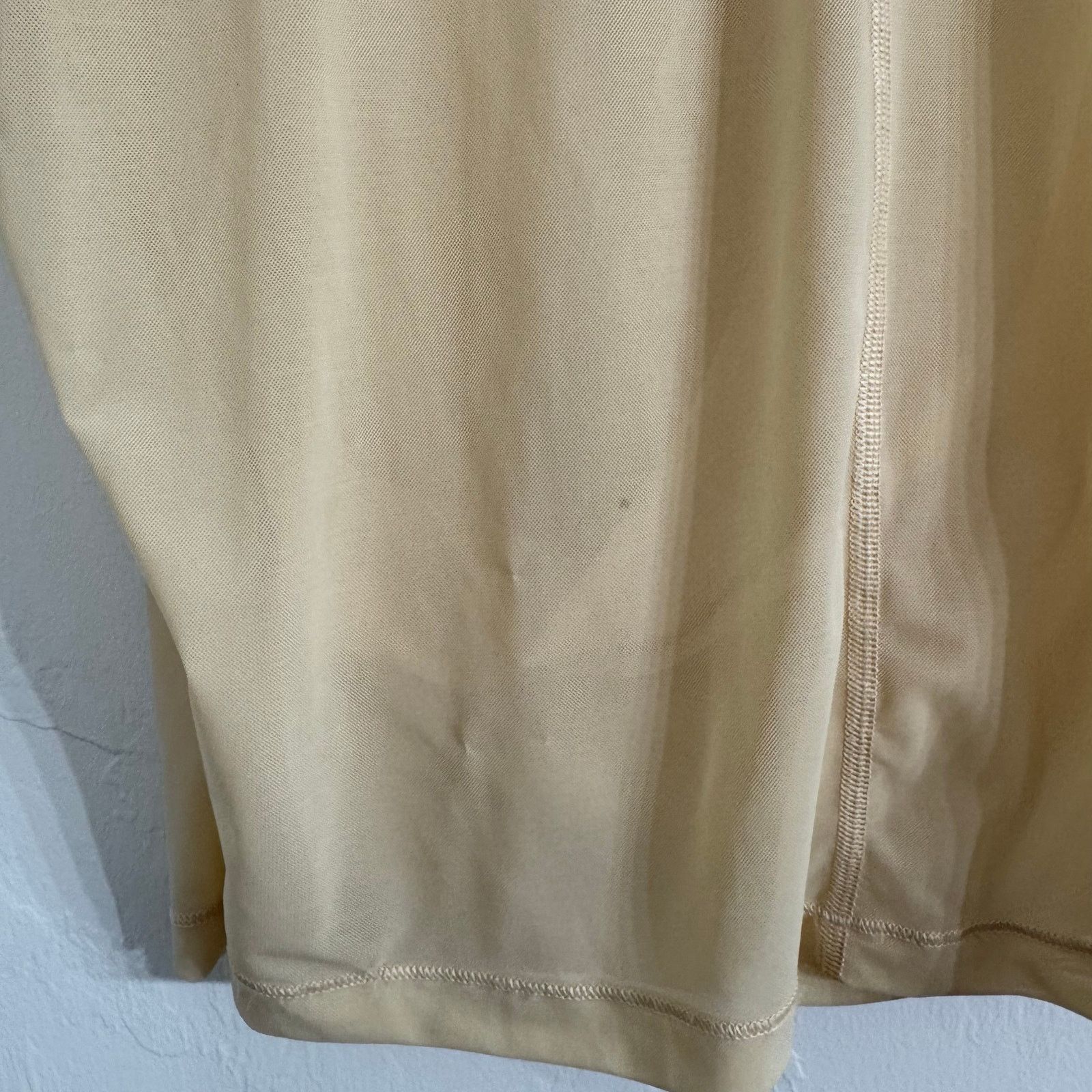 Lululemon Lululemon Lightweight Mesh Reversible Yoga T-Shirt Prosecco Size S / US 4 / IT 40 - 4 Thumbnail
