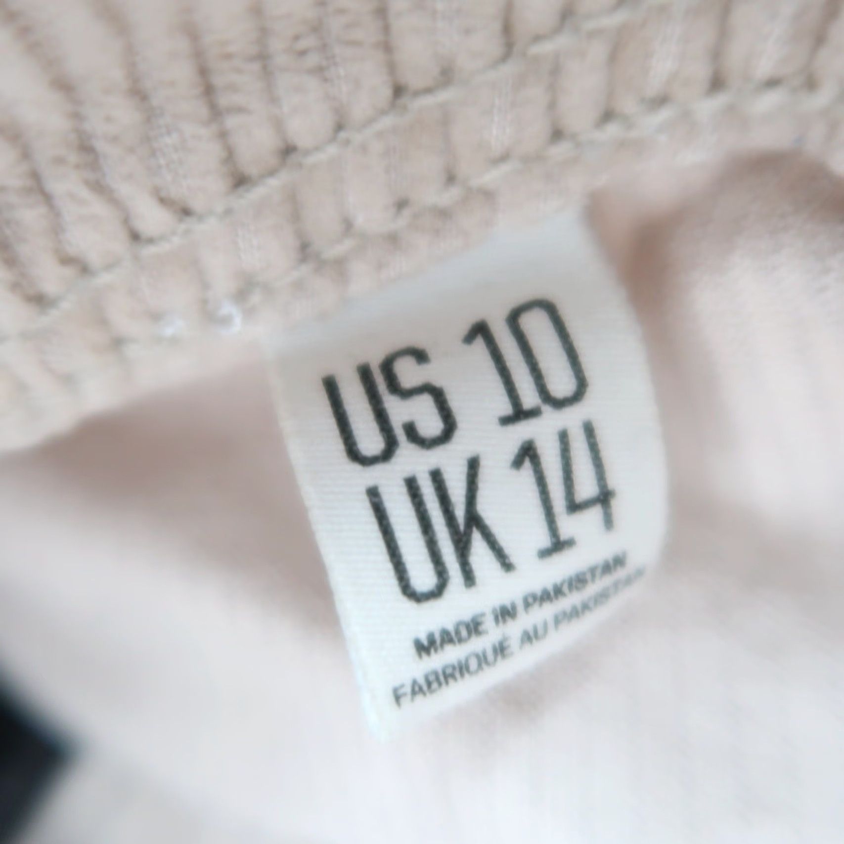 Bdg BDG Urban Outfitters cargo shorts Women 10 Cream Corduroy 100% Cotton High Rise Inseam 4.5 in Casual Size 32" / US 10 / IT 46 - 5 Thumbnail