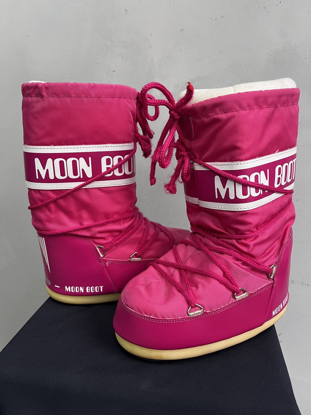 Moon Boot Pink Moon Boots Winter Classic Boots Balanciaga Style Y2K Size US 6 / IT 36 - 7 Thumbnail