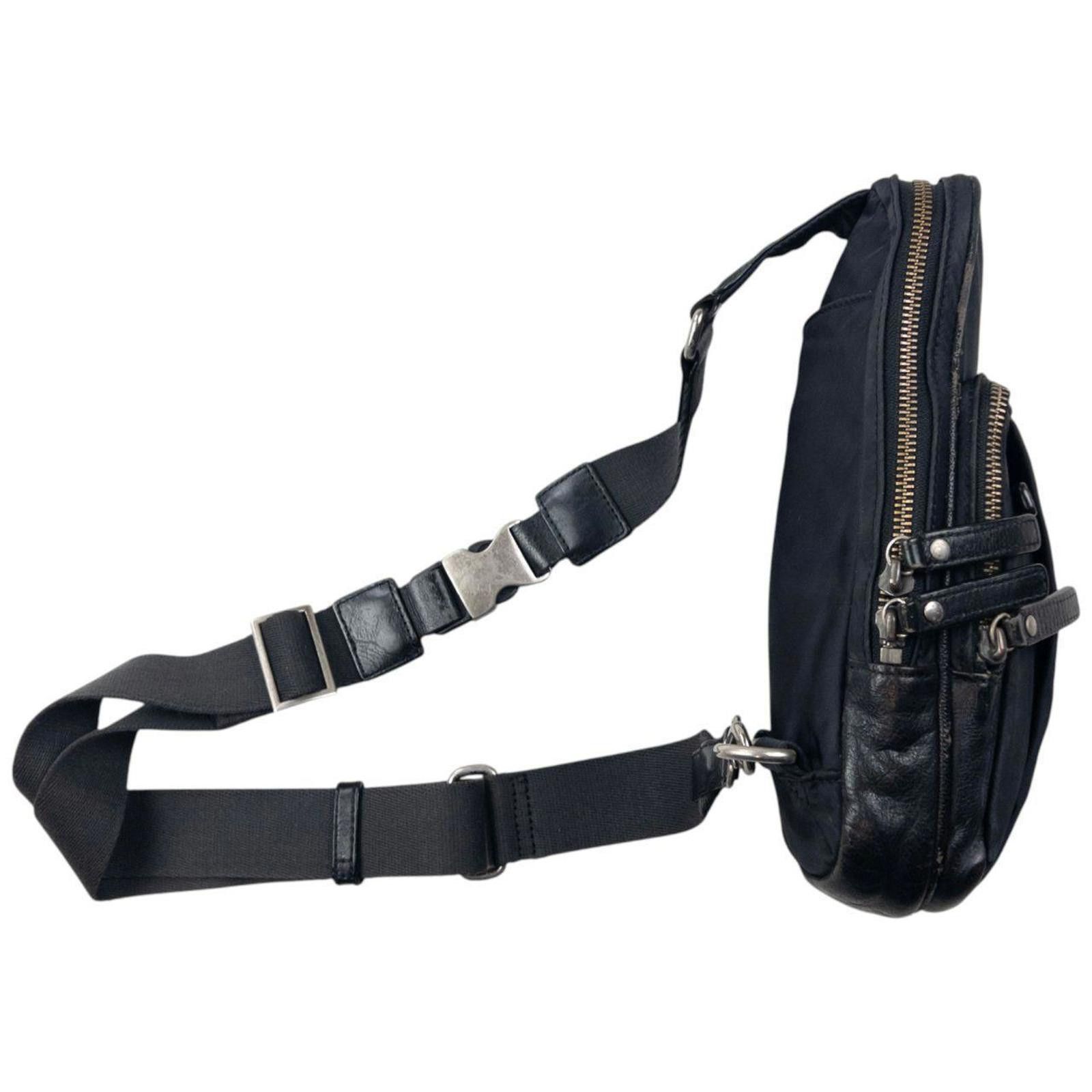 Burberry Vintage 2000s Burberry Black Label Sling Bag Size ONE SIZE - 4 Thumbnail