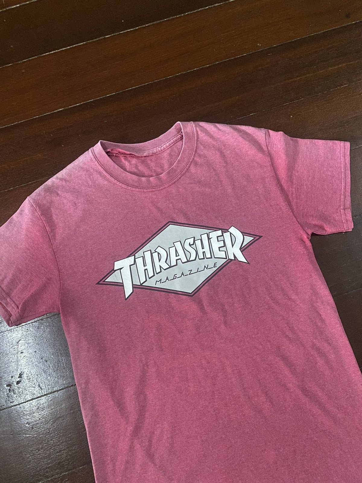 Girl Skateboards × Thrasher × Vintage Vintage Thrasher sun faded Skate Board T Shirts Size US M / EU 48-50 / 2 - 1 Thumbnail