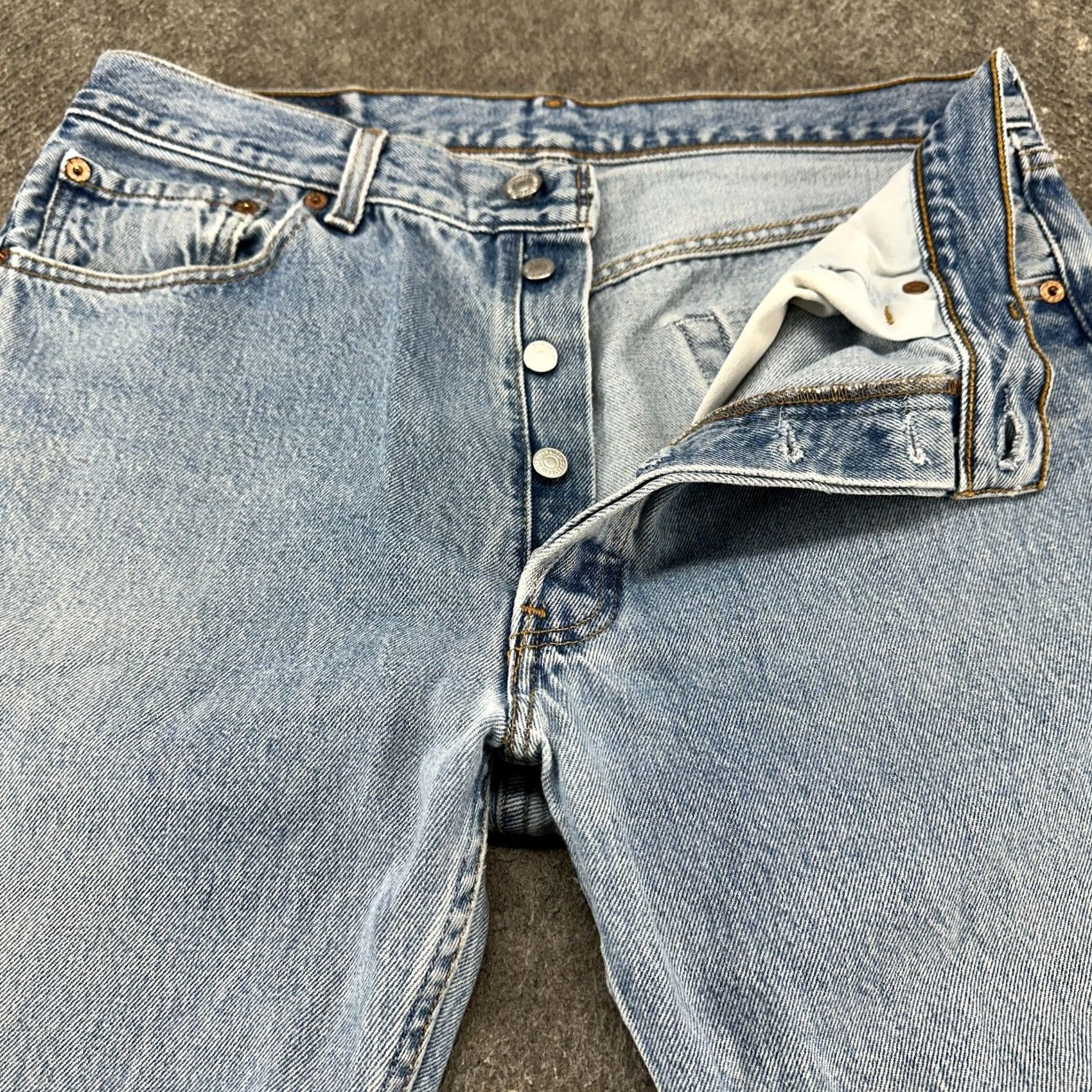 Levi's VINTAGE Levi's 501 Jeans Regular Blue Distressed Light Wash 34x32 Men Jeans Straight 5-Pocket Mens 501 Model Retro Vintage Levis 500 Series Cemented? Size US 34 / EU 50 - 2 Thumbnail