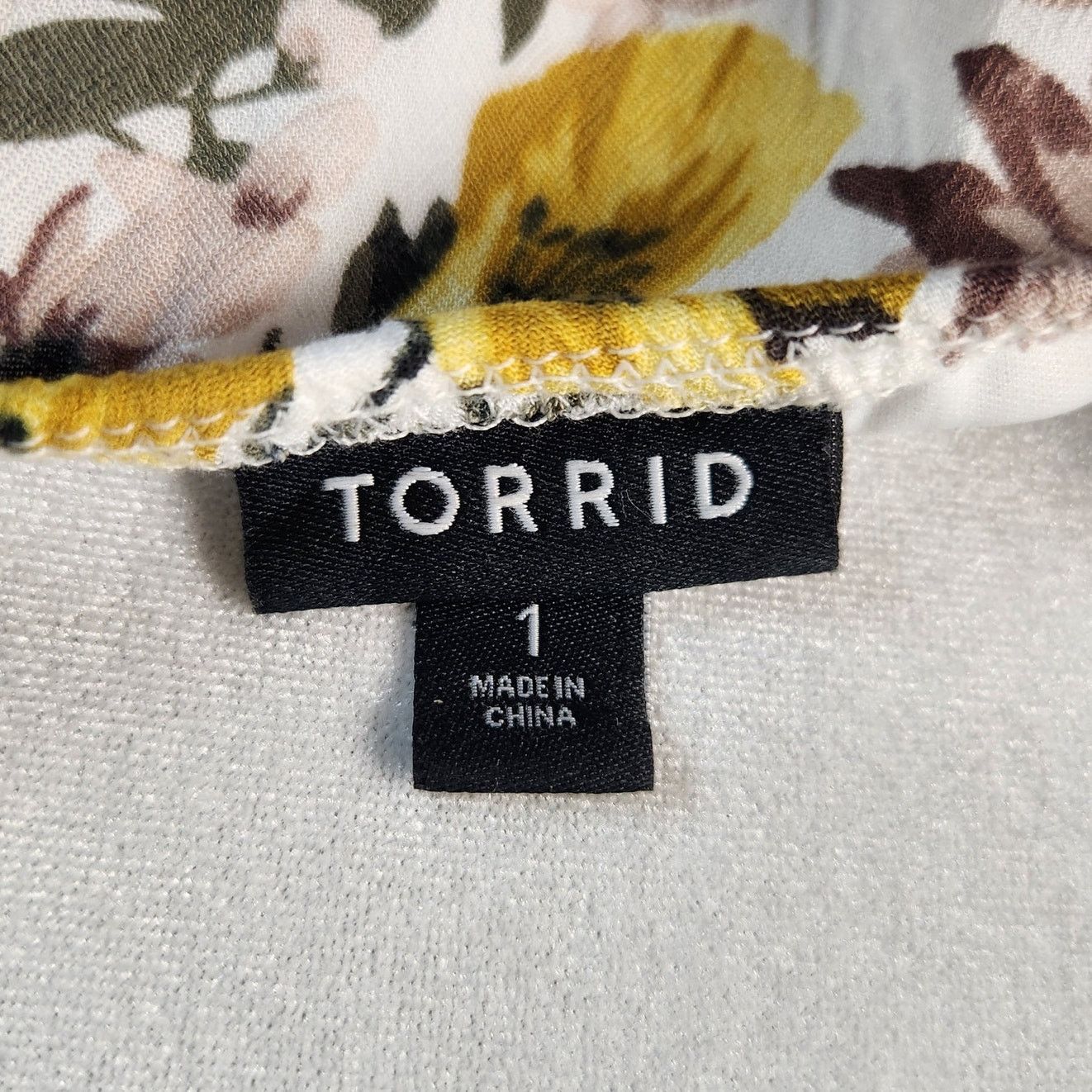 Torrid TORRID Size 1X Dress Ivory Floral Cold Shoulder Skater Dress Size XL / US 12-14 / IT 48-50 - 8 Thumbnail