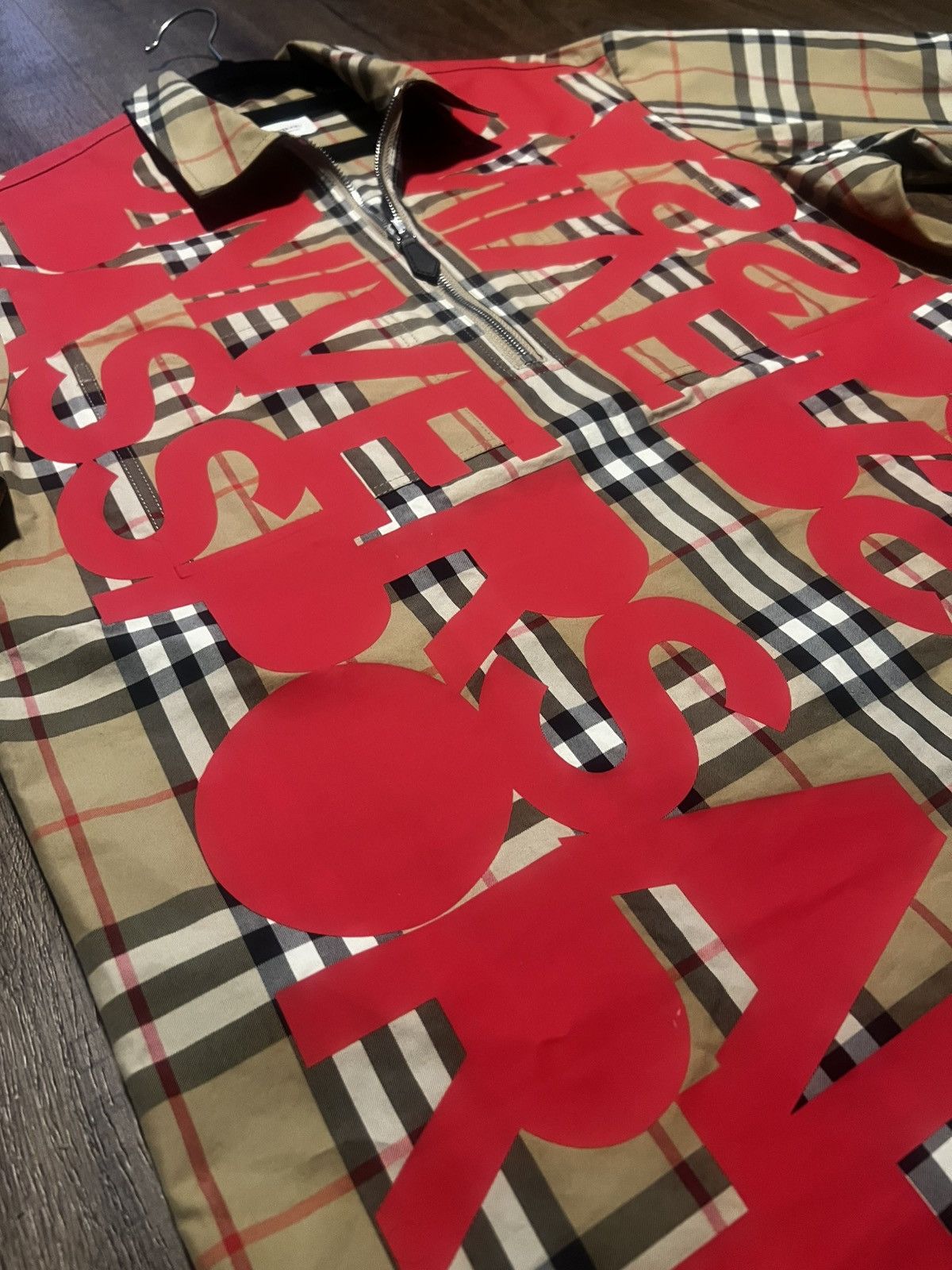 Burberry Burberry x Universal Passport Paris Fashion Week Size US L / EU 52-54 / 3 - 13 Thumbnail