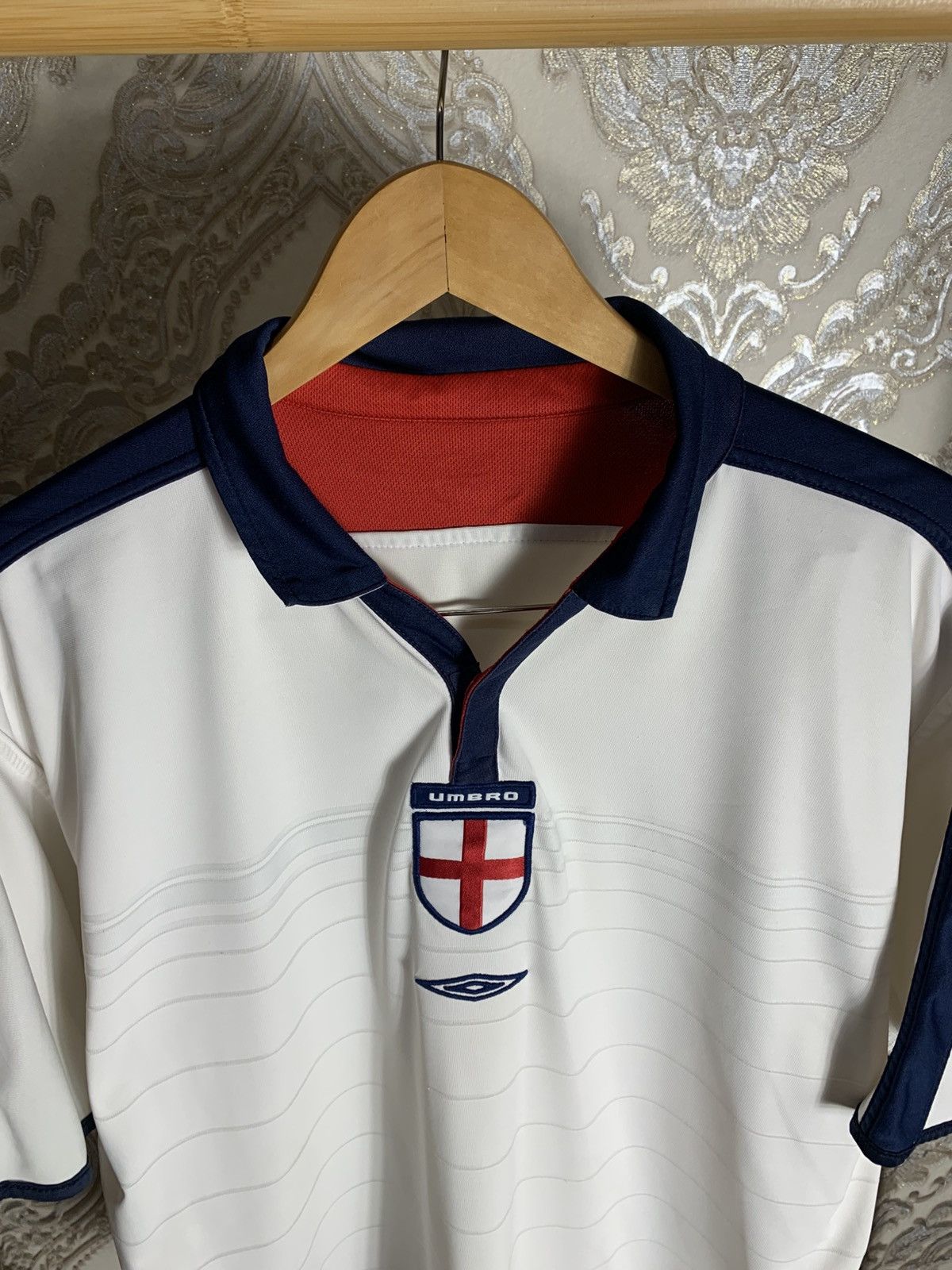 Umbro VINTAGE UMBRO ENGLAND RETRO SOCCER JERSEY MANCHESTER Y2K 90s Size US XXL / EU 58 / 5 - 3 Thumbnail