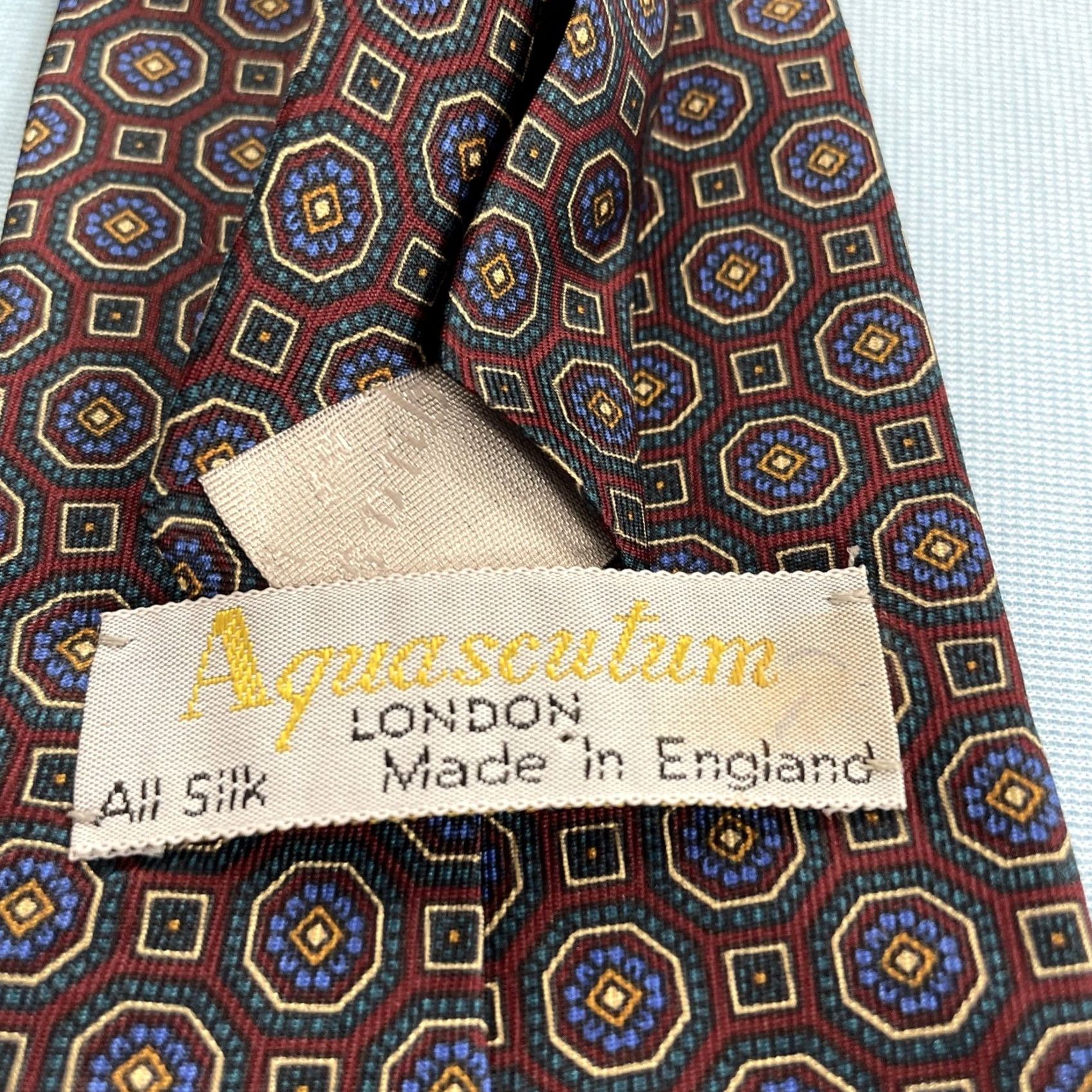 Aquascutum VINTAGE Aquascutum London England Tie vtg Necktie Macclesfield Neat Red Blue Dot 3.8x56 Capuscle Neck Tie Size ONE SIZE - 7 Thumbnail