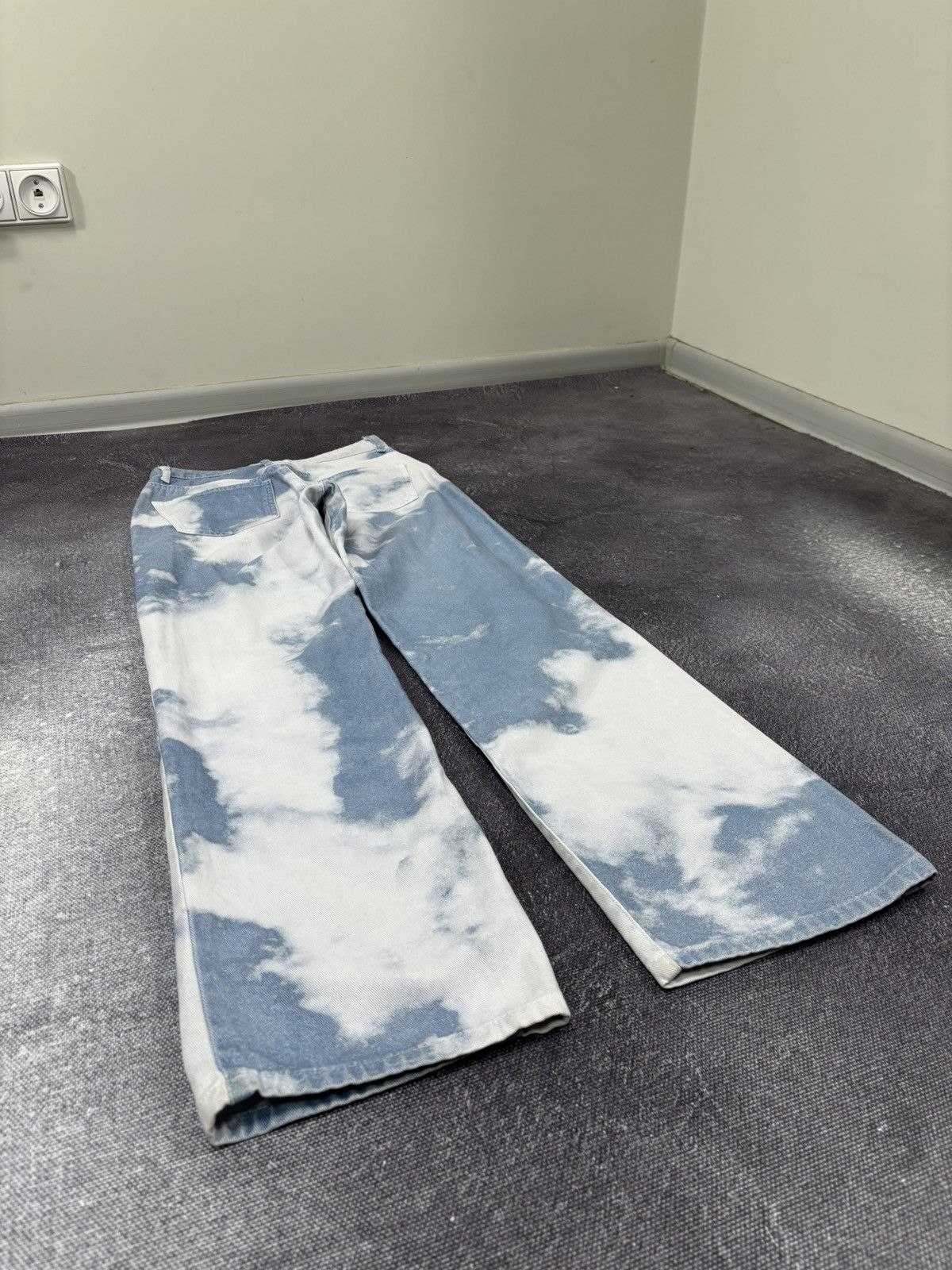 Jaded London Jaded London Sky Clouds Print Y2K Skate Hype Baggy Jeans Size US 26 / EU 42 - 9 Thumbnail
