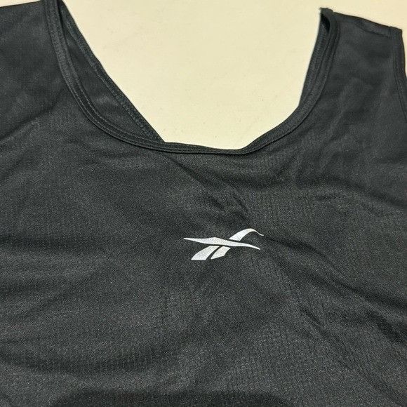 Reebok NWT REEBOK BLACK RUN SPEEDWI TANK TOP SZ MEDIUM M Size M / US 6-8 / IT 42-44 - 2 Thumbnail