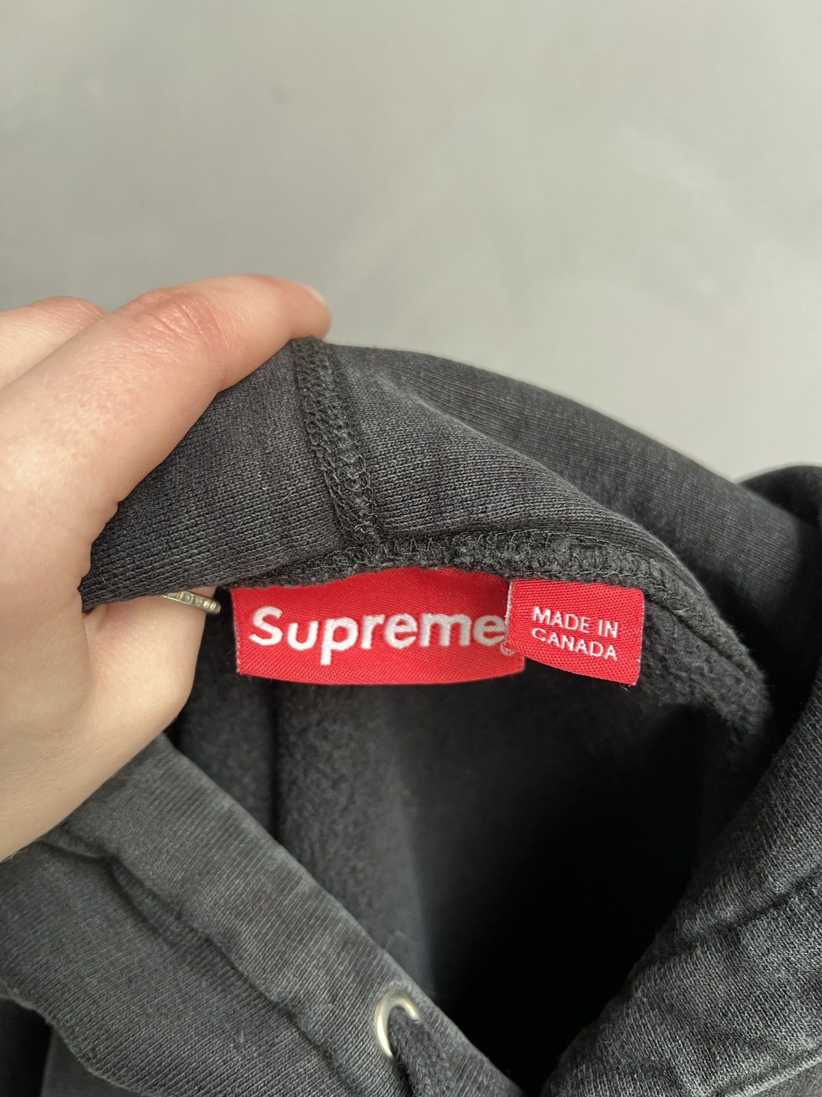 Supreme Supreme washed Classic Black Hoodie Sweatshirt centr logo Size US M / EU 48-50 / 2 - 12 Thumbnail