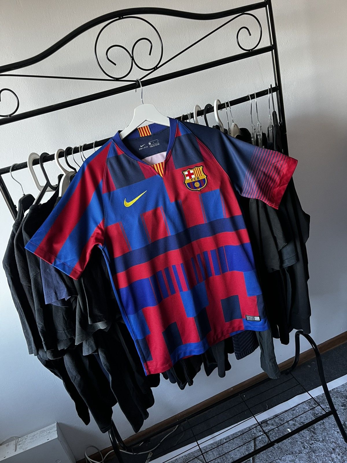 Nike Fc Barcelona 20th jersey Nike 2020 kit Size US S / EU 44-46 / 1 - 2 Thumbnail