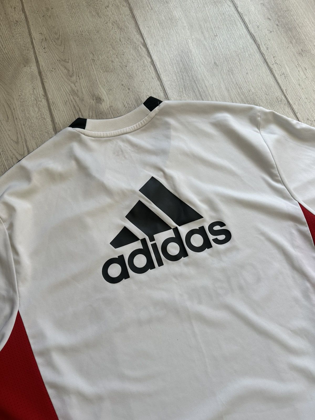 Adidas Adidad Liverpool 2010-2011 Away Jersey Size US M / EU 48-50 / 2 - 9 Thumbnail