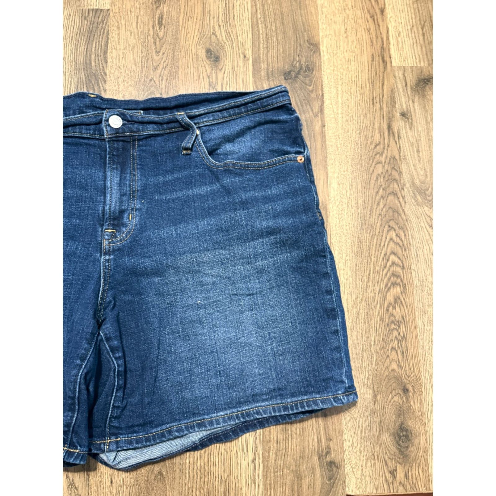 Gap GAP Jeans Shorts Women's 18R Blue Denim Casual 5" Short Mid Rise Bermuda 5-Pocket Design Womens Size 40" / US 18 - 4 Thumbnail