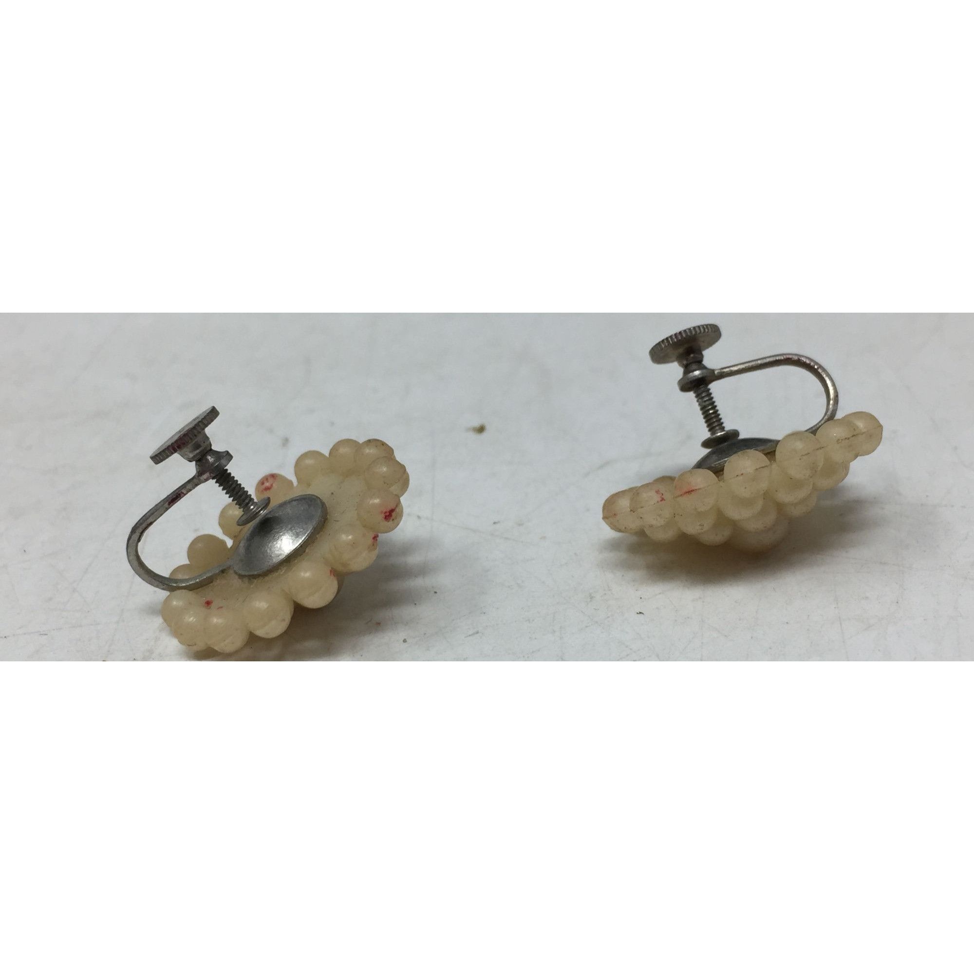 Other Vintage Women's Faux Pearl Cluster White Clip On Screw Back Size ONE SIZE - 4 Thumbnail