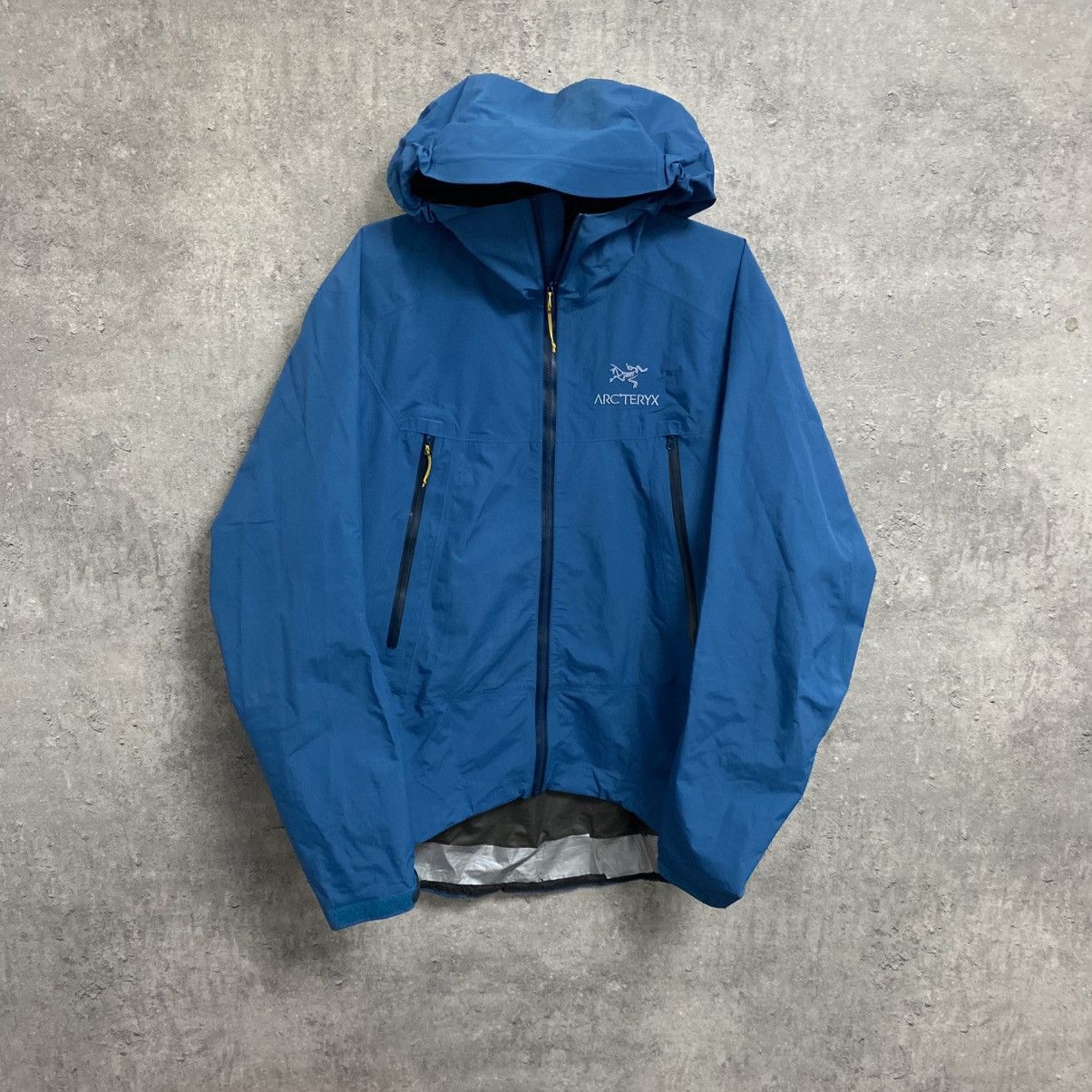 Arc'teryx Men's Arcteryx Beta Gore-Tex Jacket Size US M / EU 48-50 / 2 - 1 Thumbnail