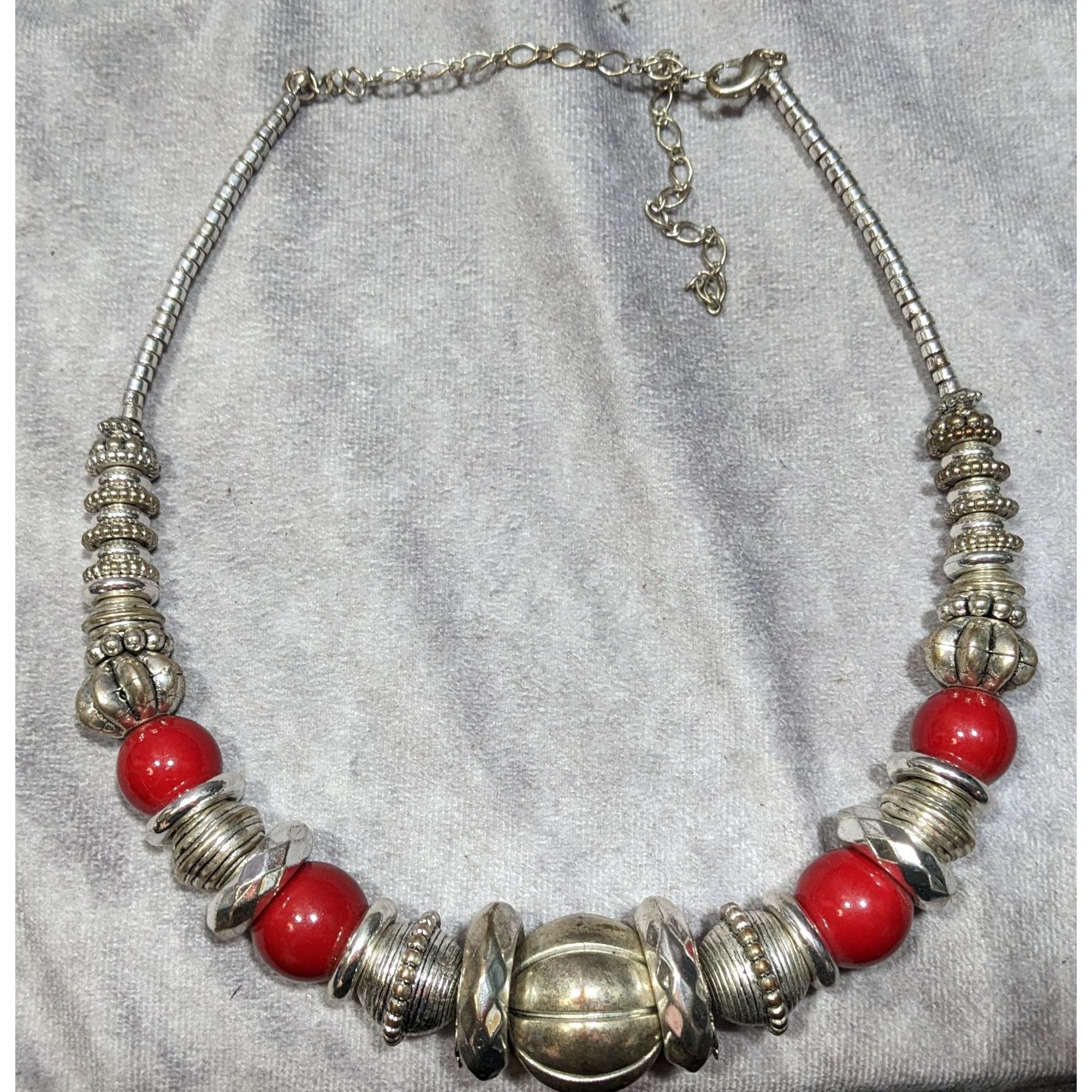 Other Retro Chunky Metallic Red And Silver Tone Beaded Necklace Size ONE SIZE - 6 Thumbnail