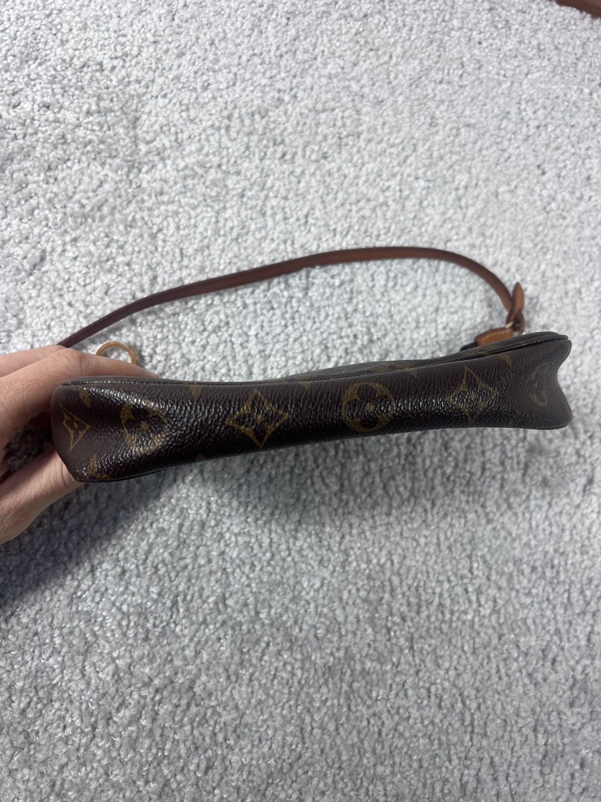 Louis Vuitton Louis Vuitton Pochette Handbag Size ONE SIZE - 7 Thumbnail