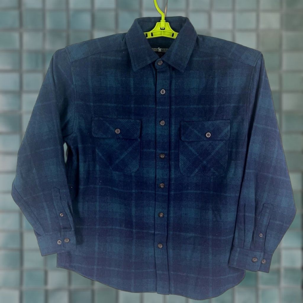 Vintage Work'N Gear Plaid Flannel Heavey Button-Up Shirt Mens Size L Blue Size US L / EU 52-54 / 3 - 1 Thumbnail