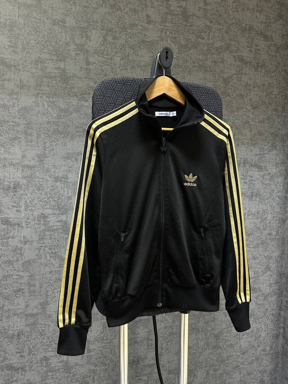 Adidas × Vintage Vintage Adidas Black Big Logo Full Zip Hoodie Size US M / EU 48-50 / 2 - 13 Thumbnail