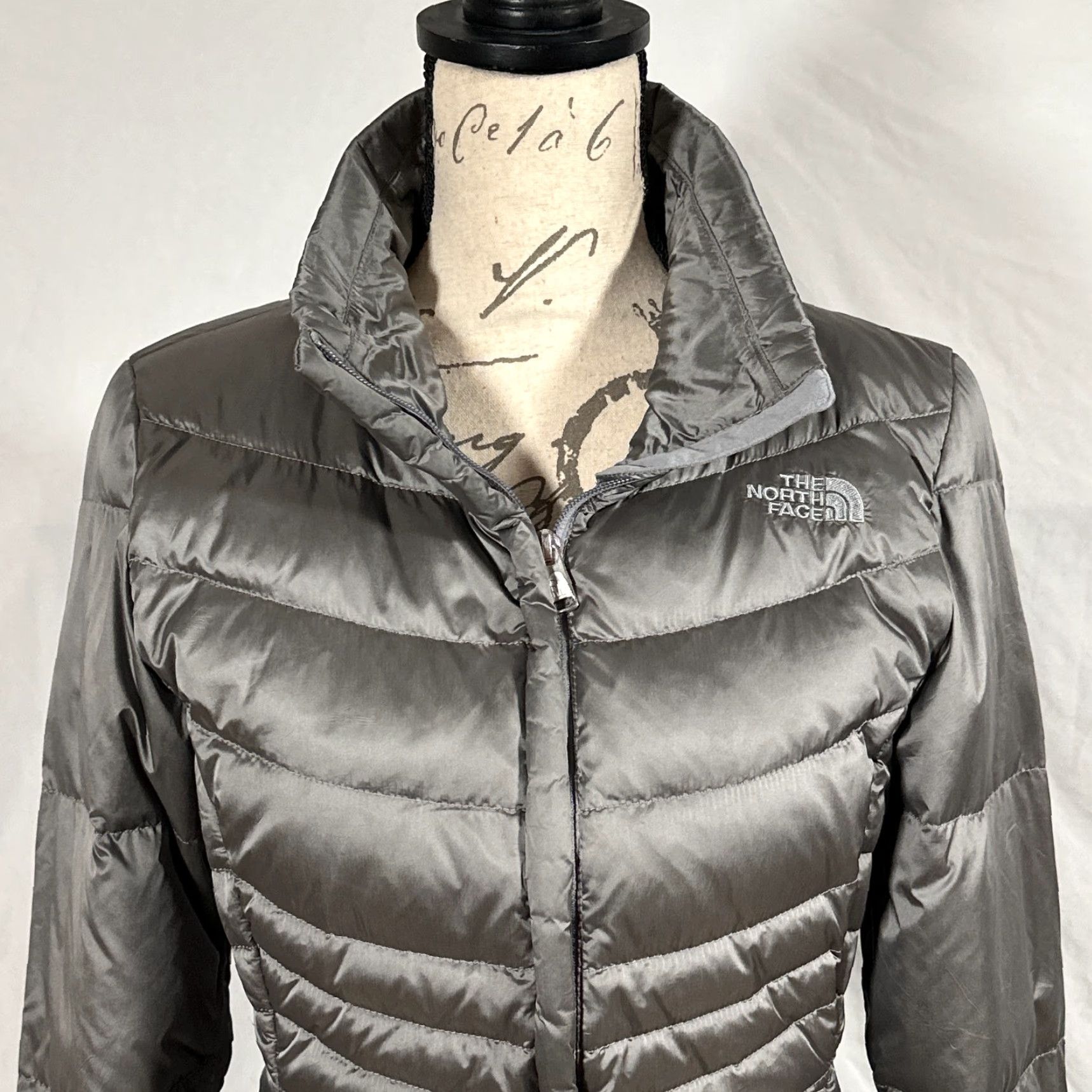 The North Face North Face Jacket Womens Small Gray Aconcagua 550 Down Puffer Full Zip NF0A3JRM Size S / US 4 / IT 40 - 2 Thumbnail