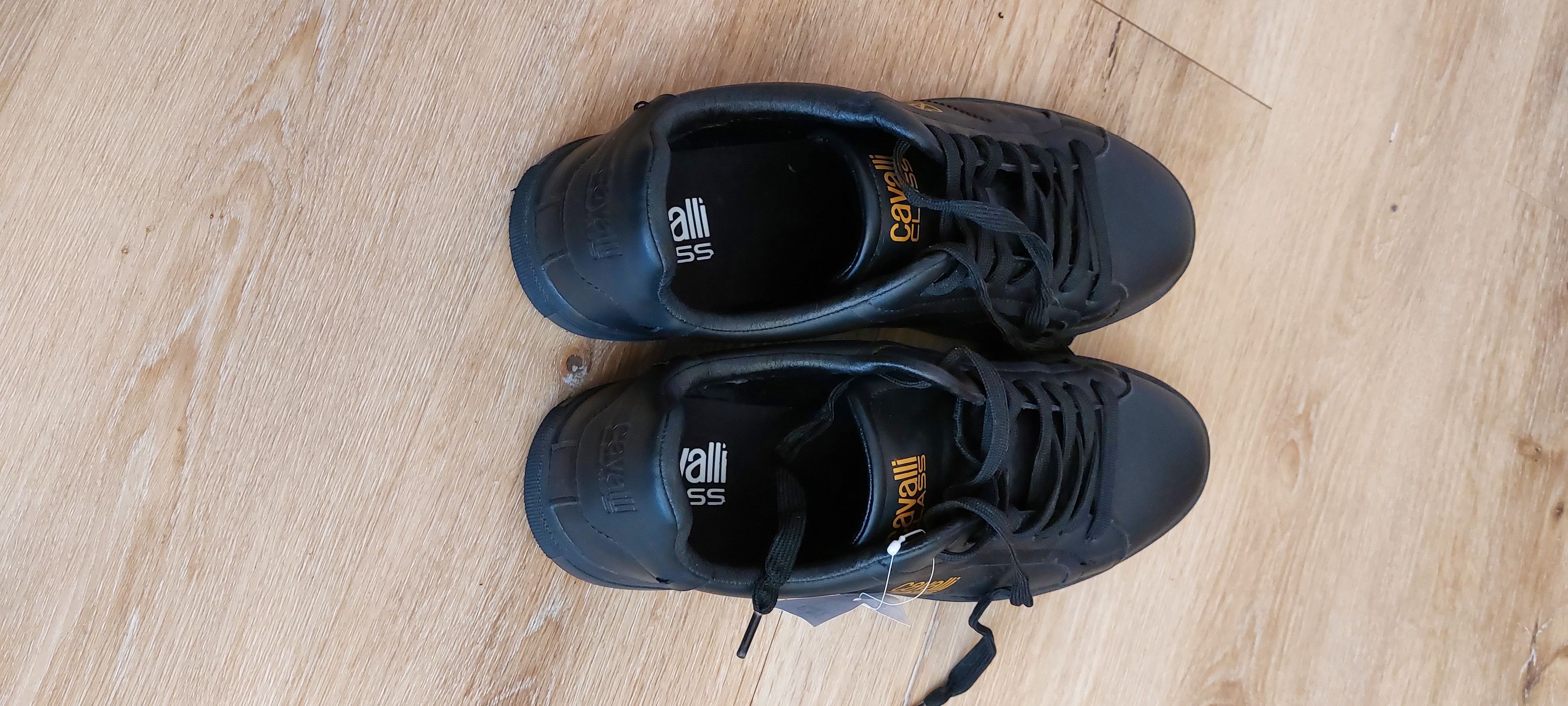 Cavalli Class Cavalli Class black low-top sneakers with gold logo details. Size US 11 / EU 44 - 3 Thumbnail