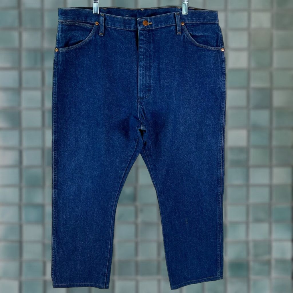 Wrangler Wrangler Mens Straight Jeans Blue Denim Size 40X30 Regular Rise Mid 29 Inseam 100% Cotton 5-Pocket Belt Loops N/A Size US 40 / EU 56 - 1 Thumbnail