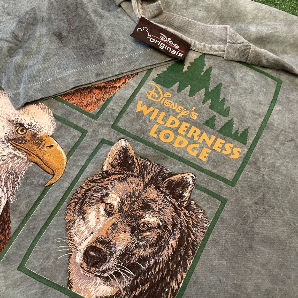 Disney VINTAGE 90s Disney Fort Wilderness Lodge Resort Shirt Mens XXL Green Mickey Mouse T-Shirt Size US XXL / EU 58 / 5 - 2 Thumbnail