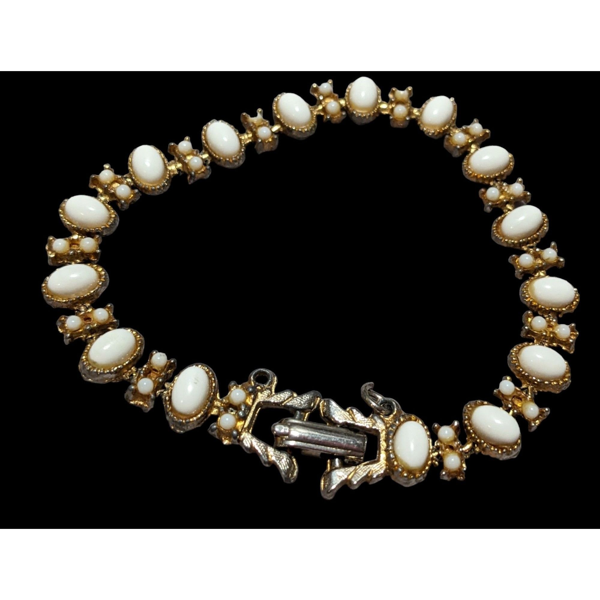 Other Vintage White Cabochon Bracelet Size ONE SIZE - 3 Thumbnail