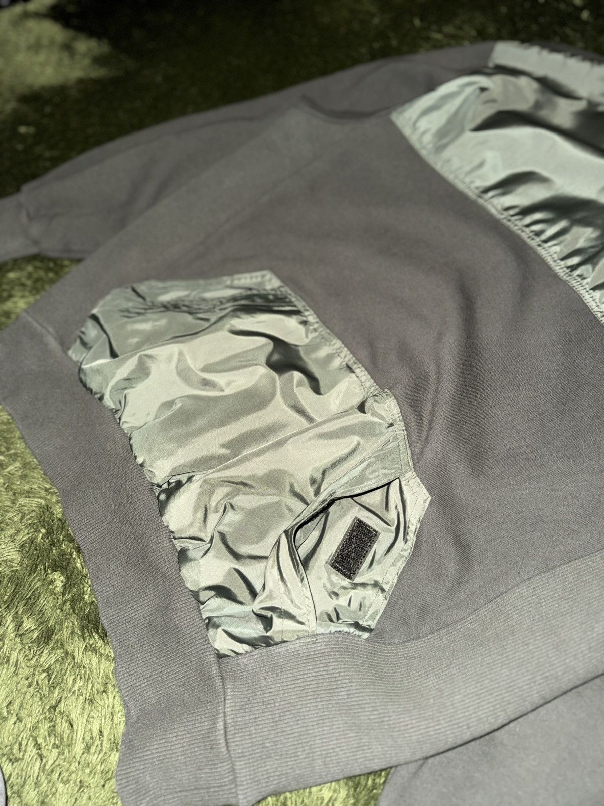Undercover [3] UNDERCOVER Paneled Detail Sweatshirt Olive Size US M / EU 48-50 / 2 - 4 Thumbnail