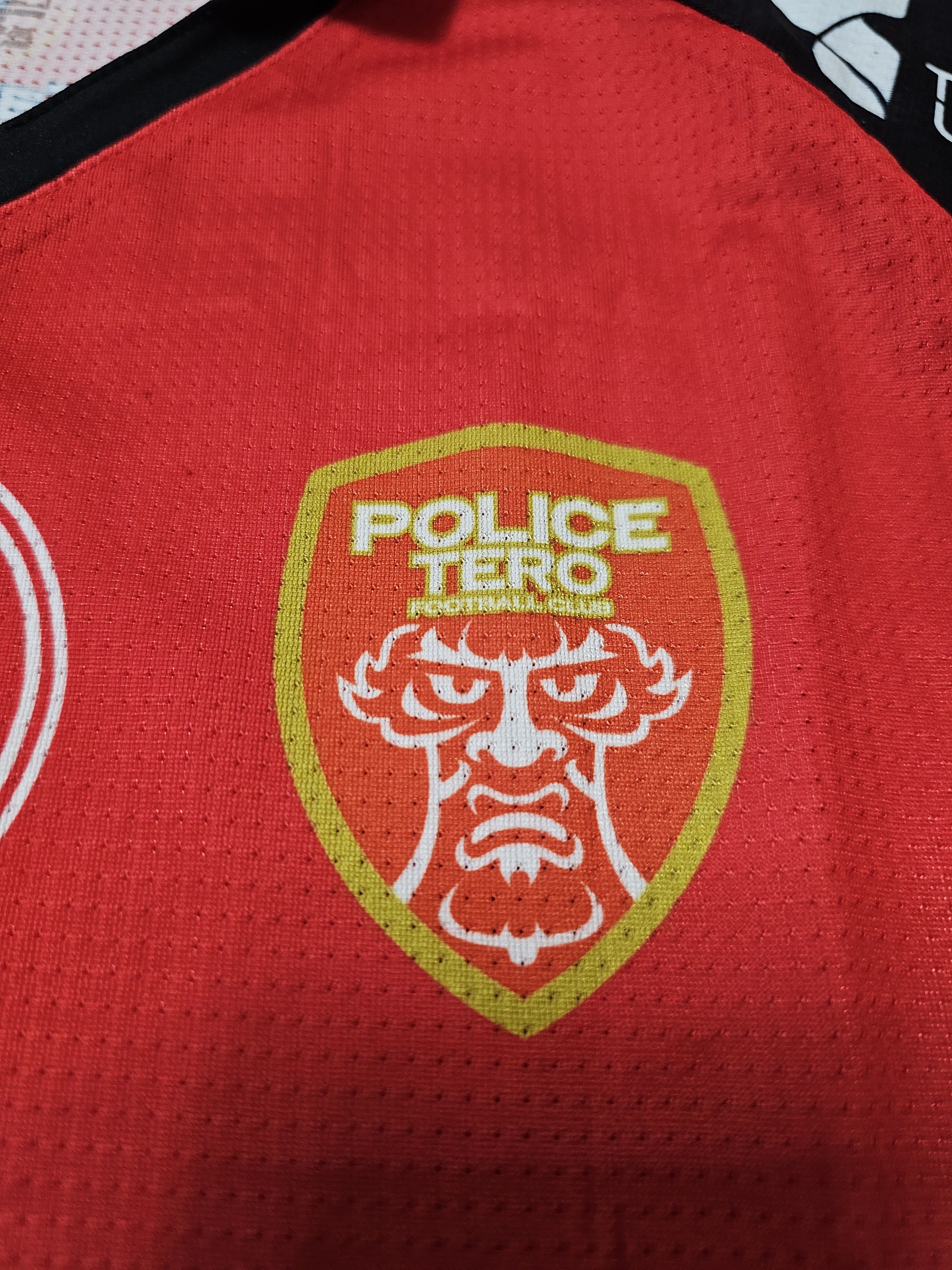 Other POLICE TERO 2018 HOME FOOTBALL SHIRT THAILAND SOCCER JERSEY Size US XL / EU 56 / 4 - 4 Thumbnail