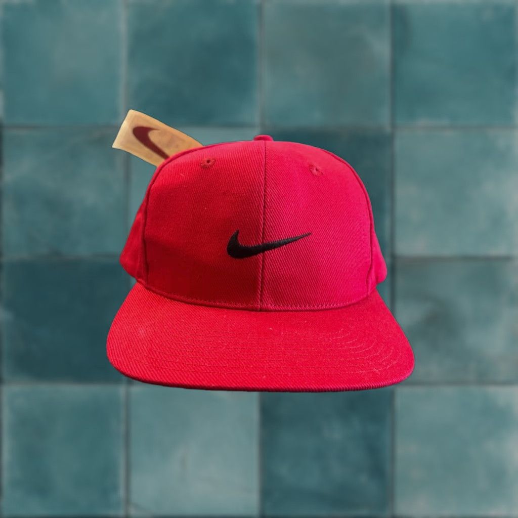 Nike VINTAGE Nike Hat Snapback Canvas Red 90s NWT Deadstock OSFA Men One Size White Tag Cap Fans Mens Size ONE SIZE - 1 Thumbnail
