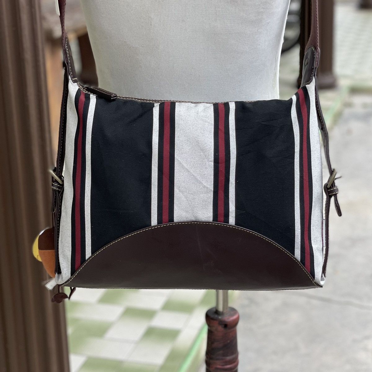 Japanese Brand 🔥 RARE UNISEX FIELD DREM BY SUNBRELLA FABRIC SHOULDER BAG Size ONE SIZE - 2 Thumbnail