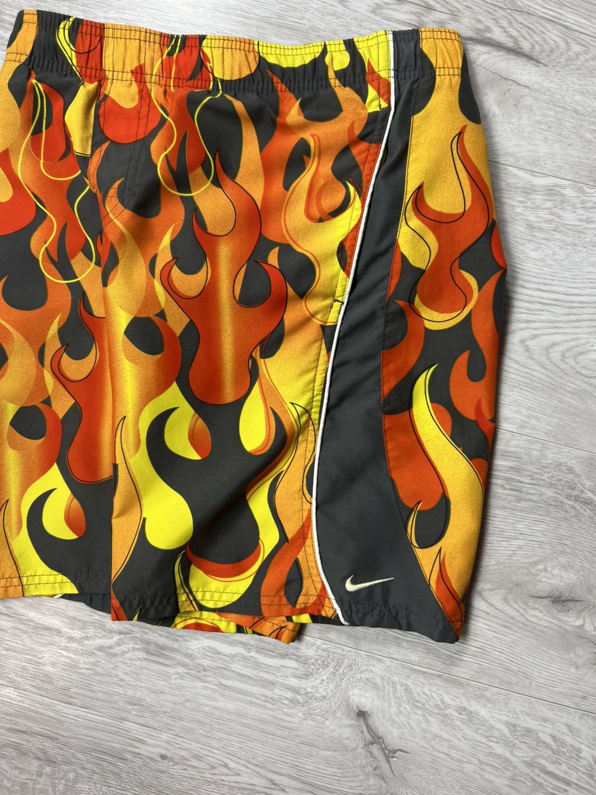 Nike Vintage Y2K Nike Swim Flame All Over Printed Shorts Size S Size US 30 / EU 46 - 2 Thumbnail