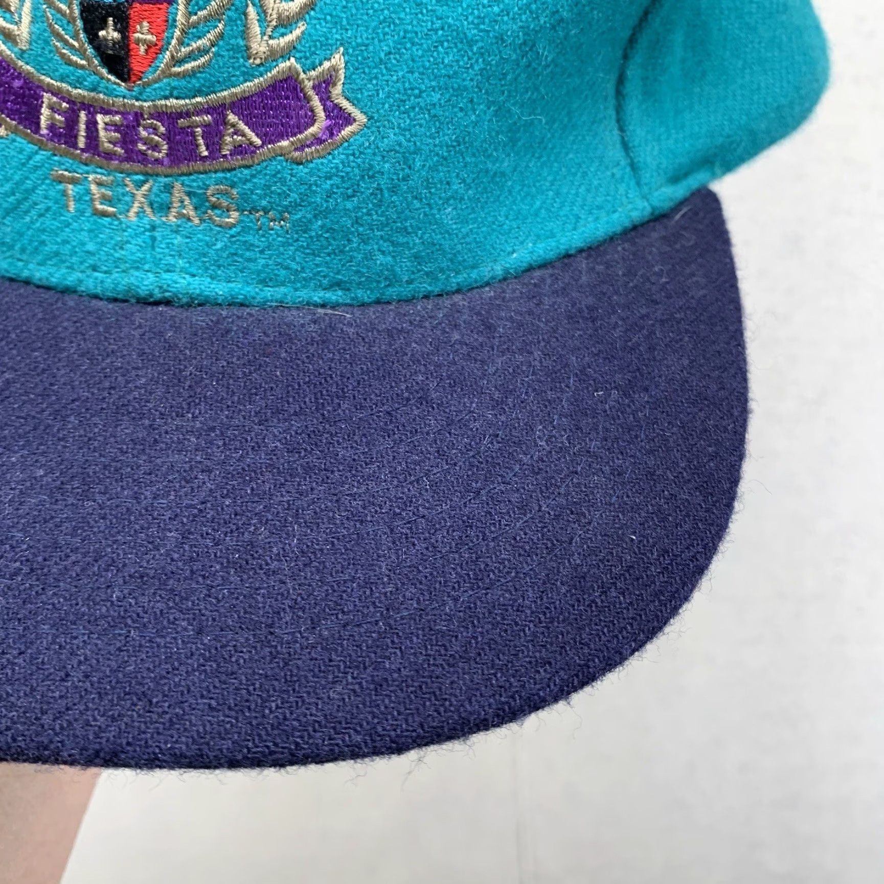 Vintage VINTAGE Fiesta Texas Cap San Antonio Theme Park Snapback Teal Wool Embroidered Logo 90s Classic Unisex Adults Adjustable Size US M / EU 48-50 / 2 - 4 Thumbnail