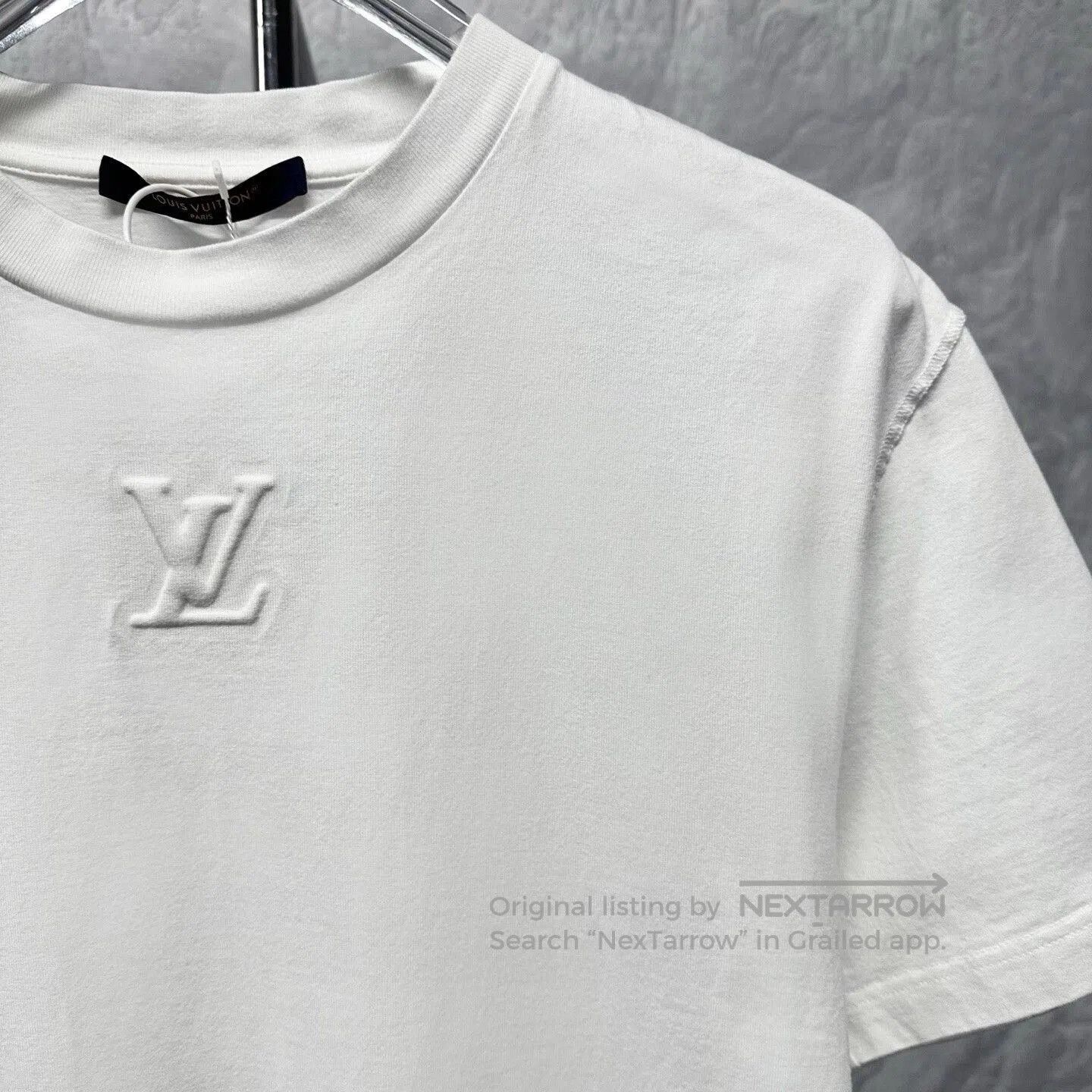 Louis Vuitton louis vuitton white embossed short sleeve shirt. Size US S / EU 44-46 / 1 - 3 Thumbnail