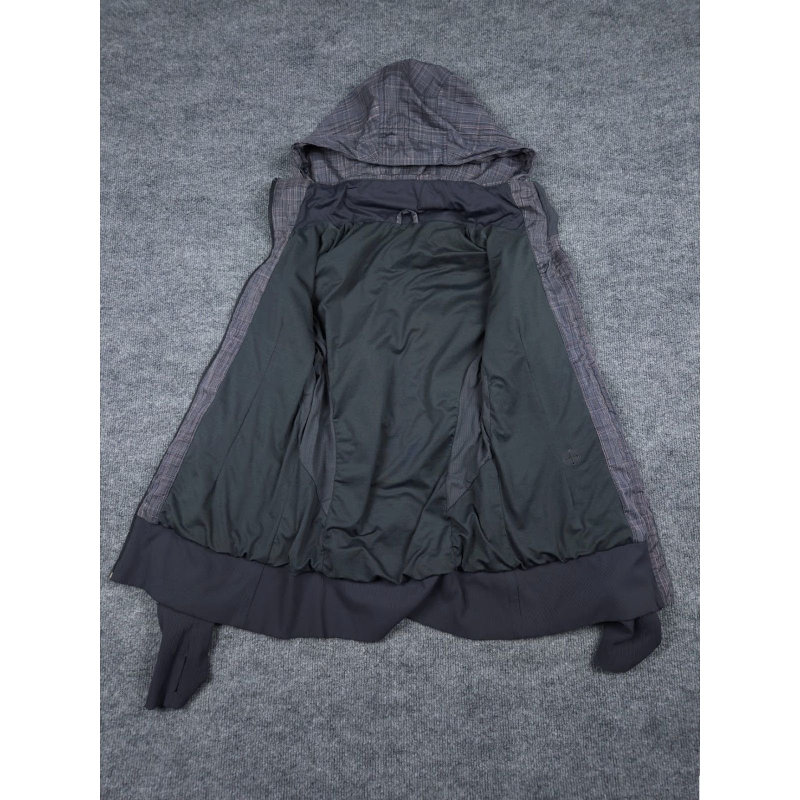 Lululemon Lululemon Run Back On Track Jacket Womens Size 6 Gray Plaid Hooded Zip Front Regular Size M / US 6-8 / IT 42-44 - 4 Thumbnail