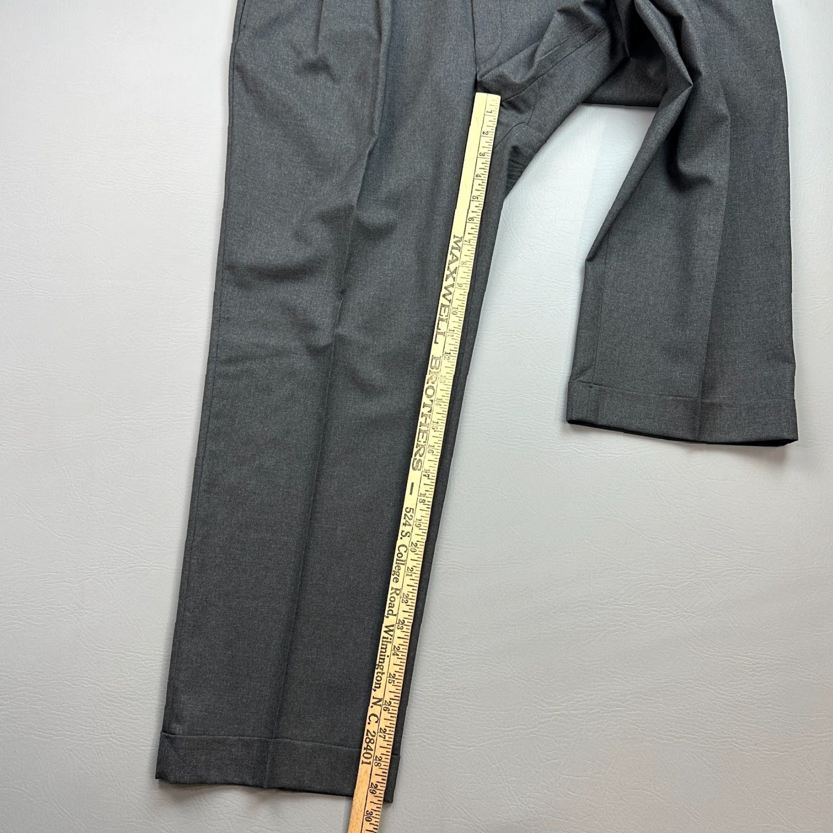 Ralph Lauren Lauren Ralph Lauren Pants Mens 36x30 Gray Wool Pleated Total Comfort Trouser Size US 36 / EU 52 - 3 Thumbnail