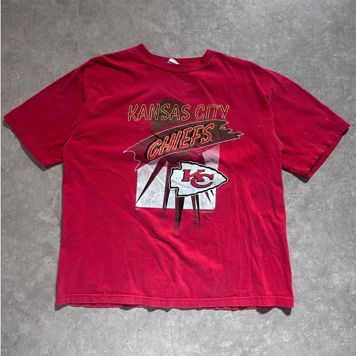 Vintage 90s Vintage Kansas City Chiefs Red T Shirt Size XL Size US XL / EU 56 / 4 - 1 Thumbnail