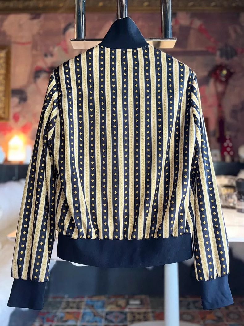 Versace Zippered tracksuit, Medusa avatar, turtleneck, yel