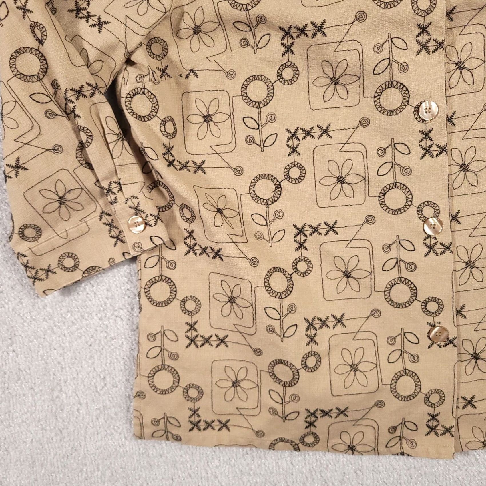 Vintage Alfred Dunner Linen Blend 3/4 Sleeve Embroidered Button Up Shirt Women's 14 Tan Beige Linen Blend Embroidered Button Up Shirt Womens 14 Tan Beige Size XL / US 12-14 / IT 48-50 - 4 Thumbnail