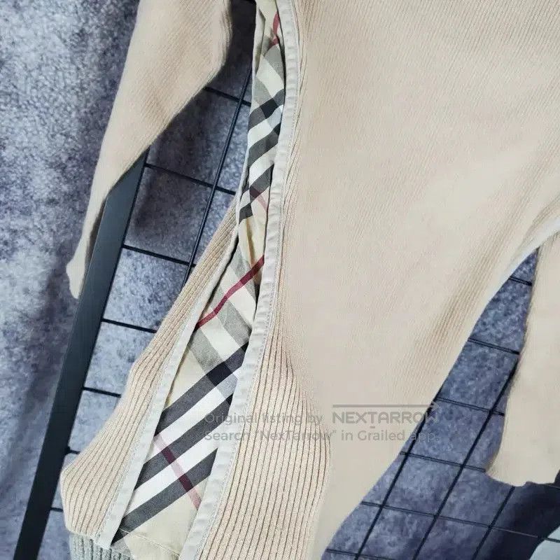 Burberry Burberry Off-Shoulder Khaki Cotton Blend Top. Size S / US 4 / IT 40 - 5 Thumbnail