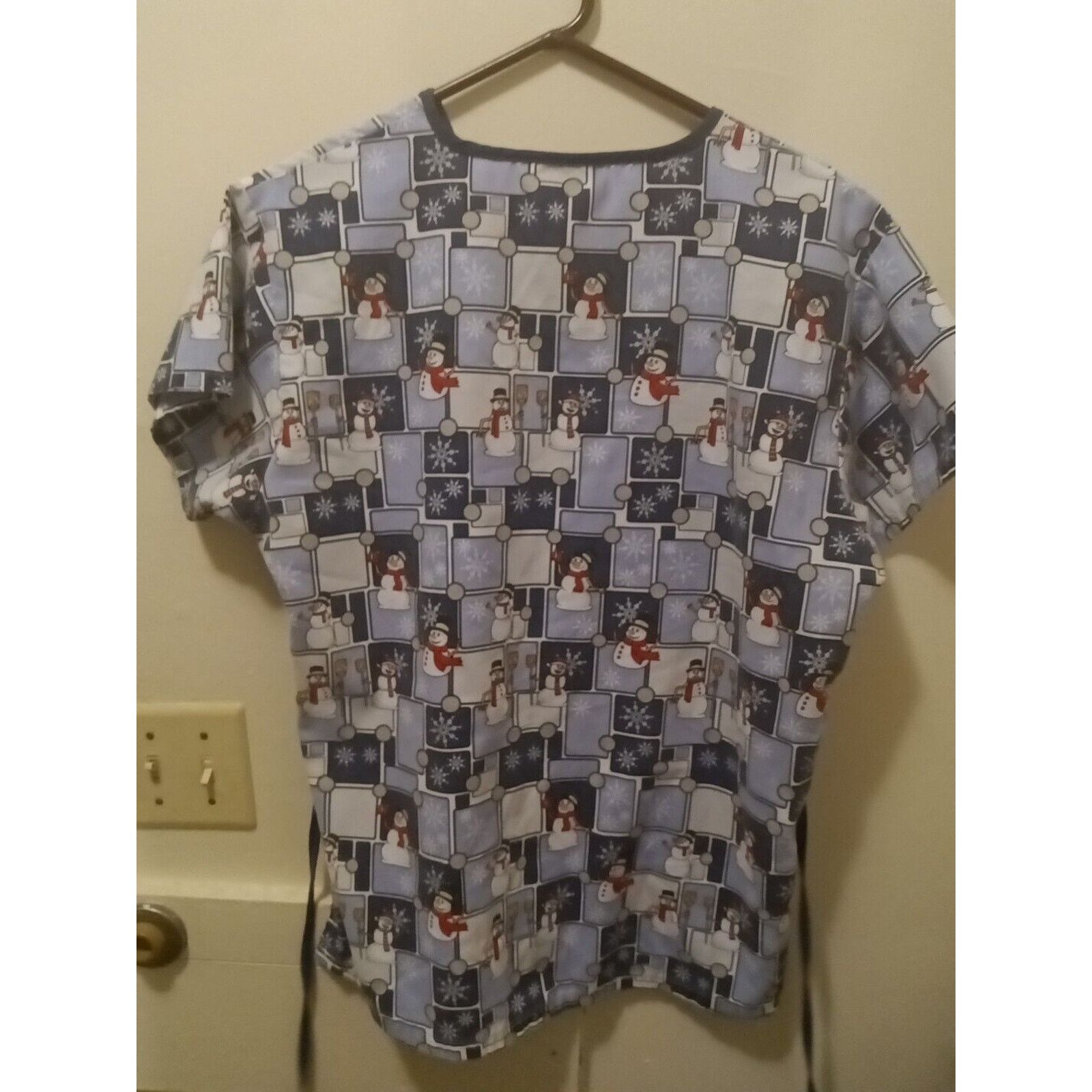 Other Absolute Medical Nursing Scrub Top Christmas Snowmen Medium Size M / US 6-8 / IT 42-44 - 7 Thumbnail
