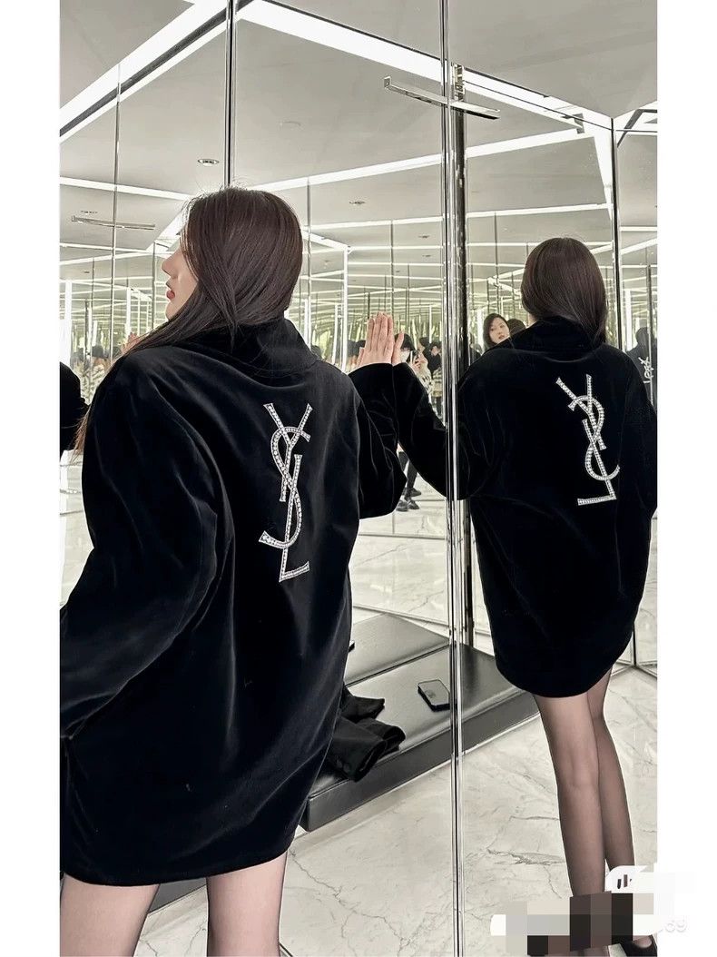Saint Laurent Paris Saint Laurent ParisBlack rhinestone letter logo velvet qui Size ONE SIZE - 1 Thumbnail