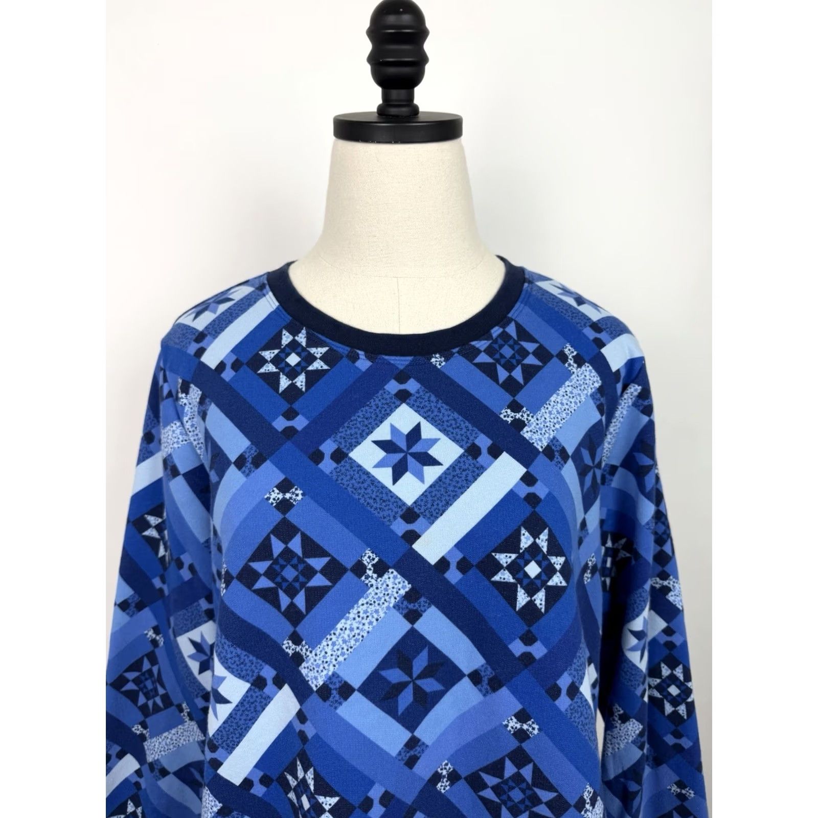 Lands' End Lands' End Sweatshirt Womens Large Blue Patchwork Pullover Knit Crew Neck Bohemian Quilt Print Casual Size L / US 10 / IT 46 - 2 Thumbnail