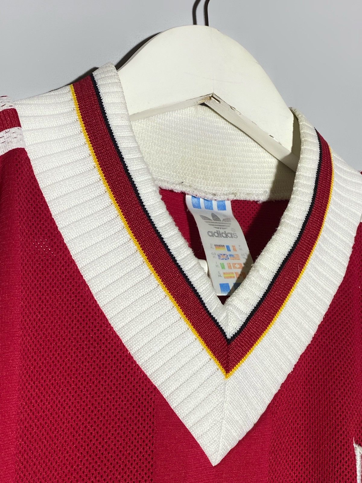 Vintage Vintage Adidas FC Liverpool 1995/96 Home Football Shirt Size US XL / EU 56 / 4 - 13 Thumbnail