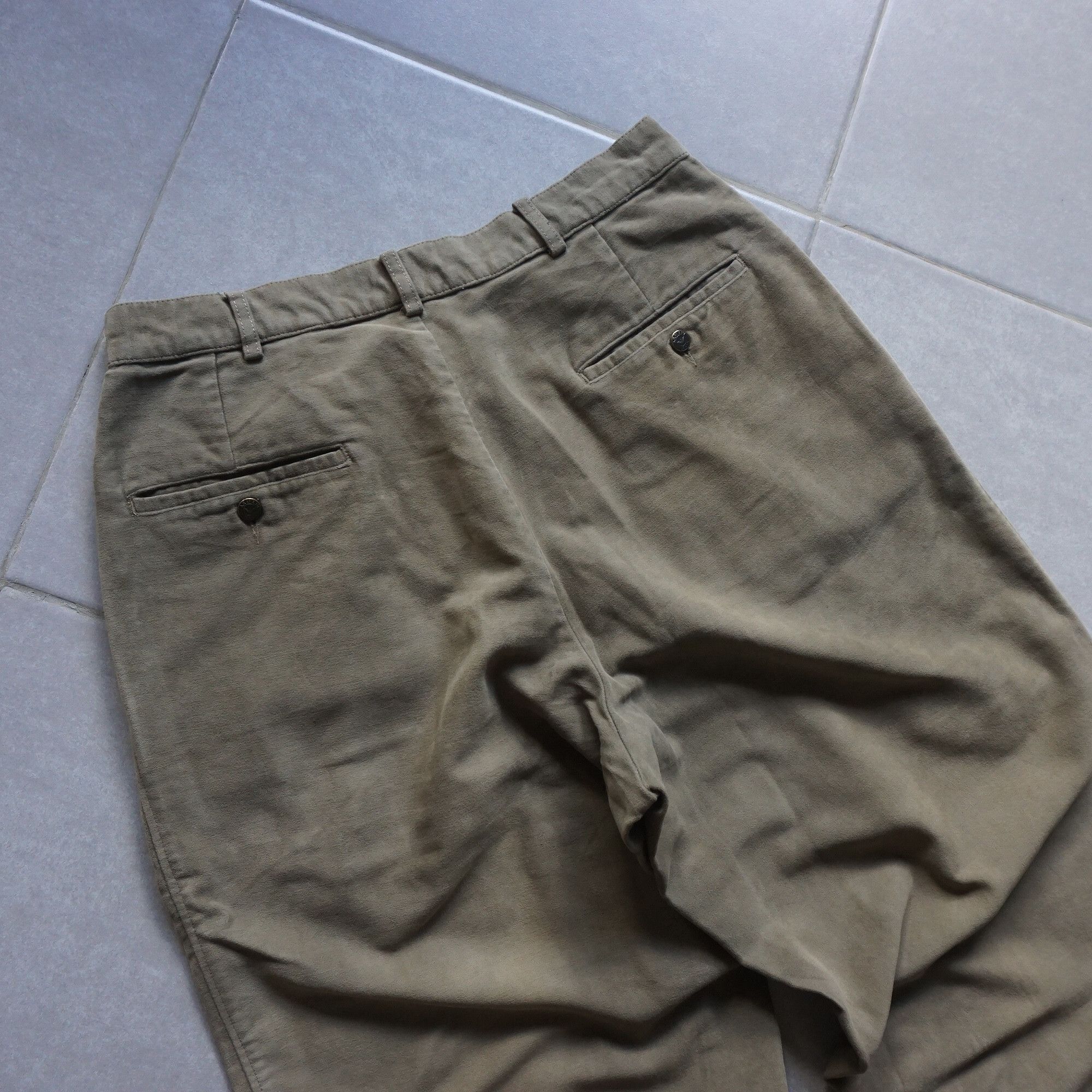 Armani × Vintage Vintage armani olive trouser Size US 34 / EU 50 - 12 Thumbnail