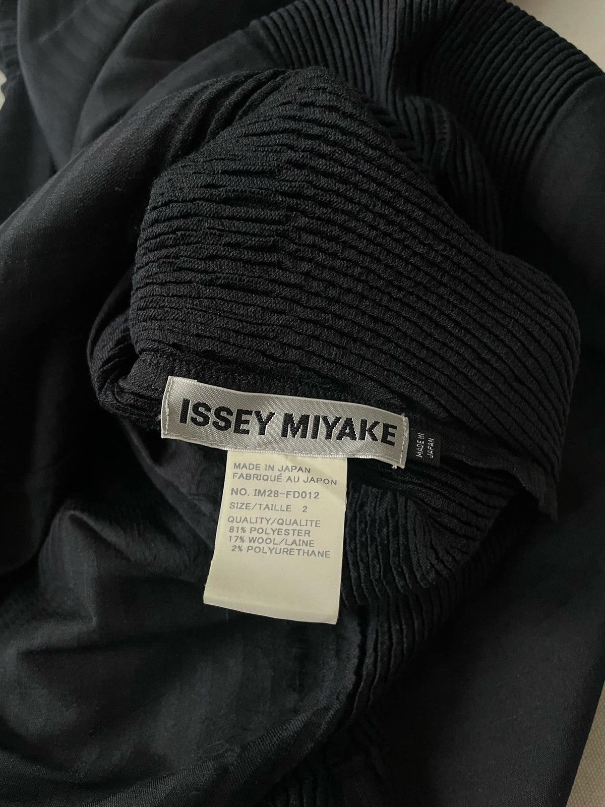 Designer × Issey Miyake × Japanese Brand ISSEY MIYAKEL 3D Steam Stretch Pleats Shawl Collar Coat Navy Size US L / EU 52-54 / 3 - 5 Thumbnail